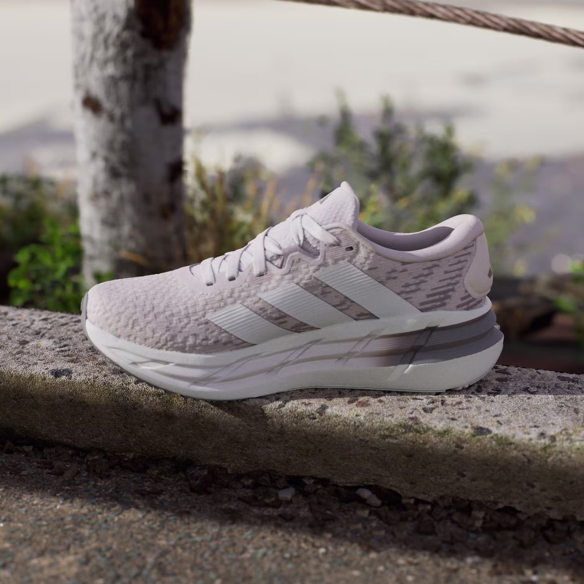 Adidas ქალის სპორტული ფეხსაცმელი