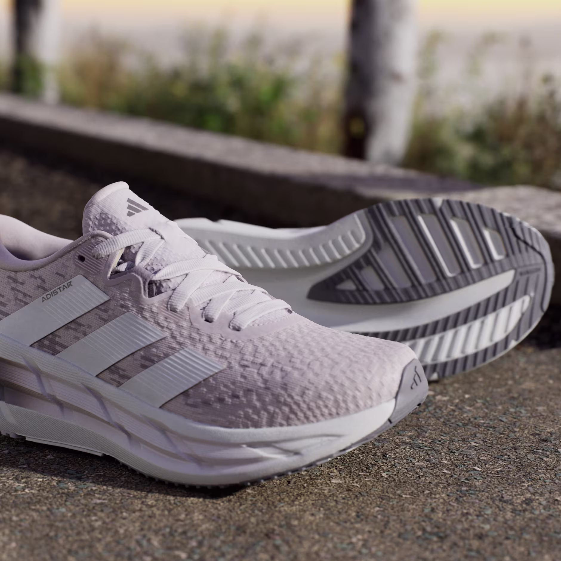 Adidas ქალის სპორტული ფეხსაცმელი