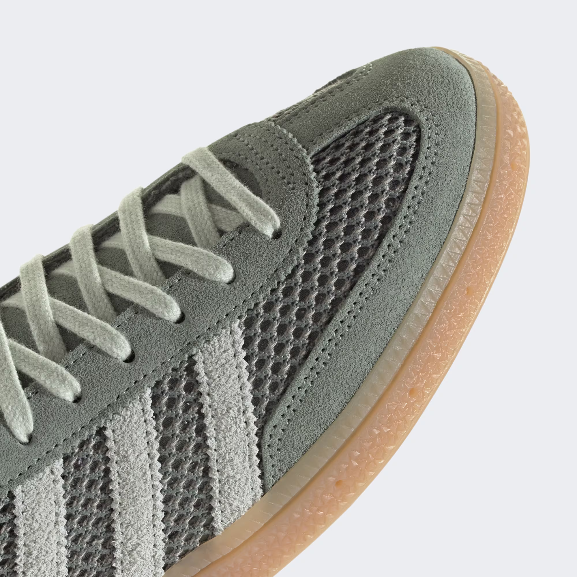 Adidas ქალის სპორტული ფეხსაცმელი