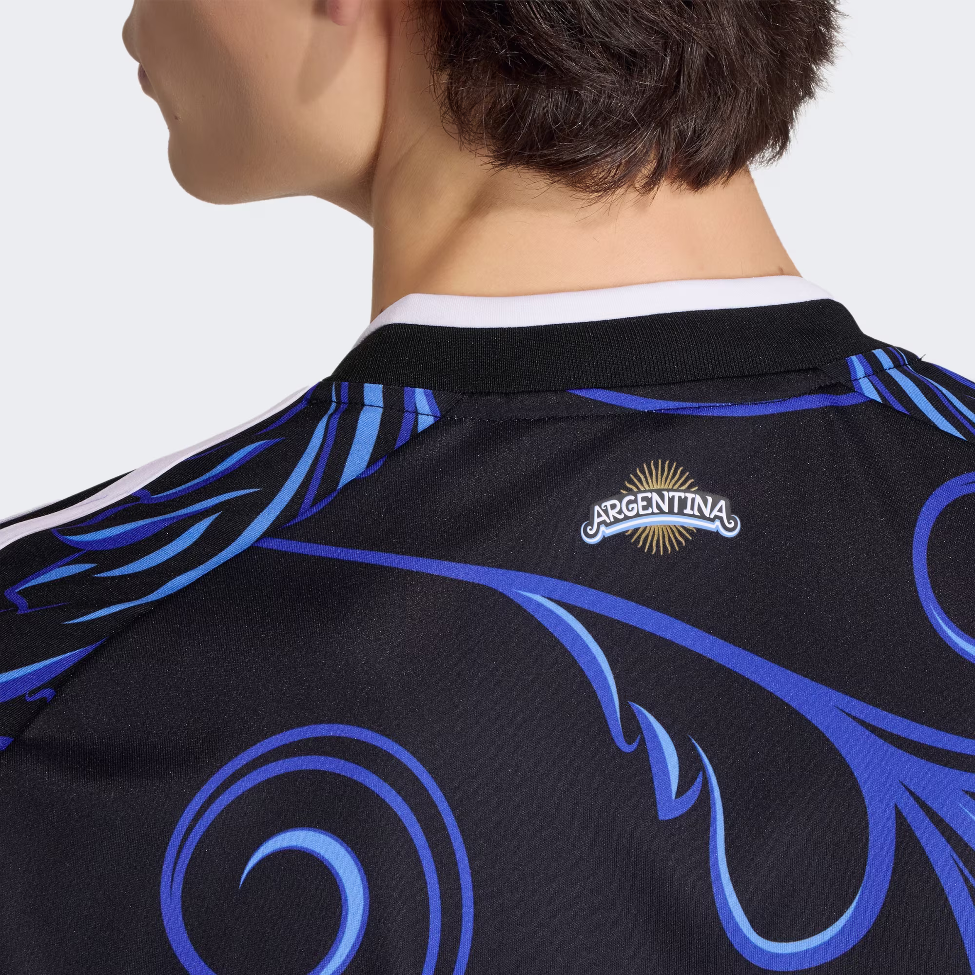 Adidas მამაკაცის მაისური
