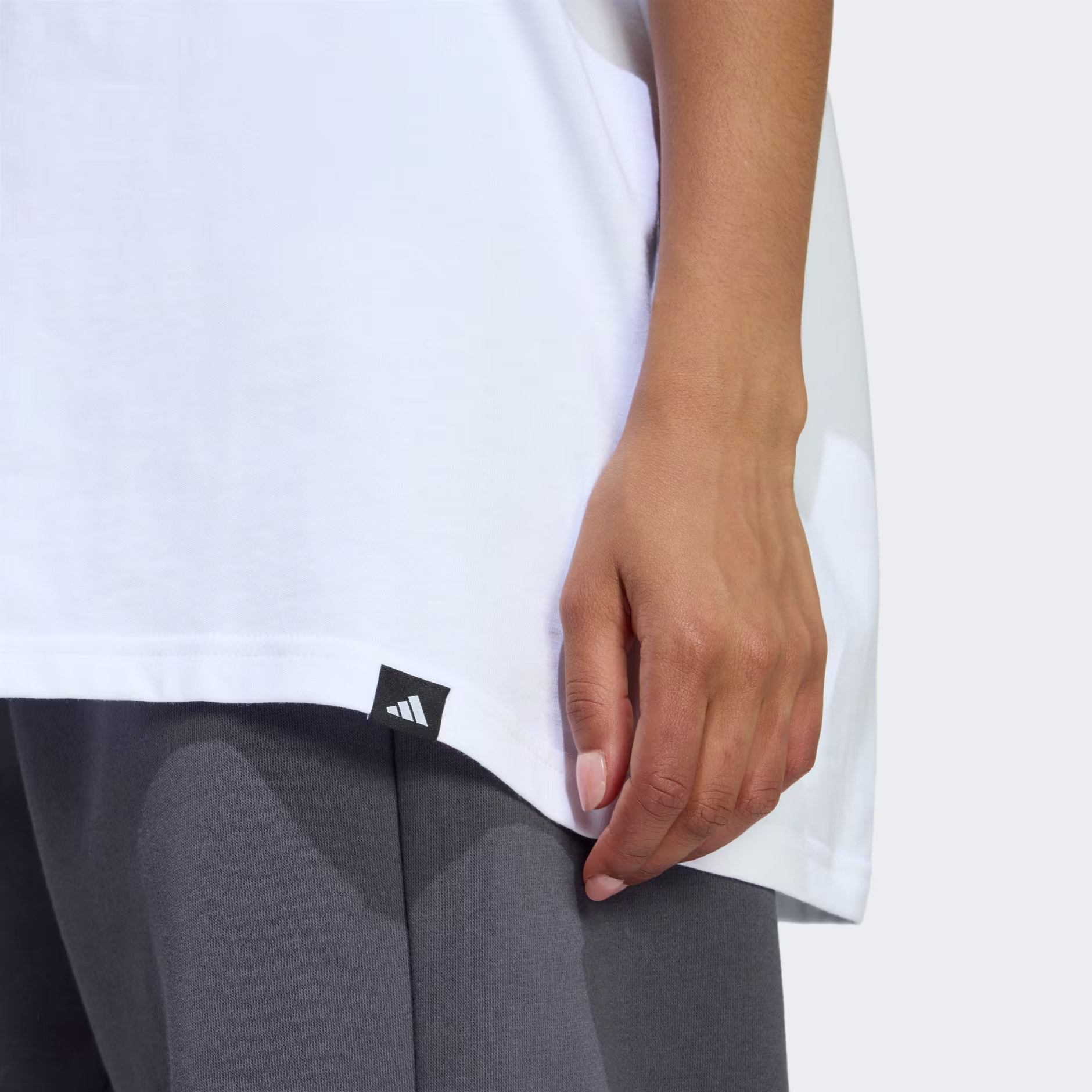 Adidas ქალის მაისური