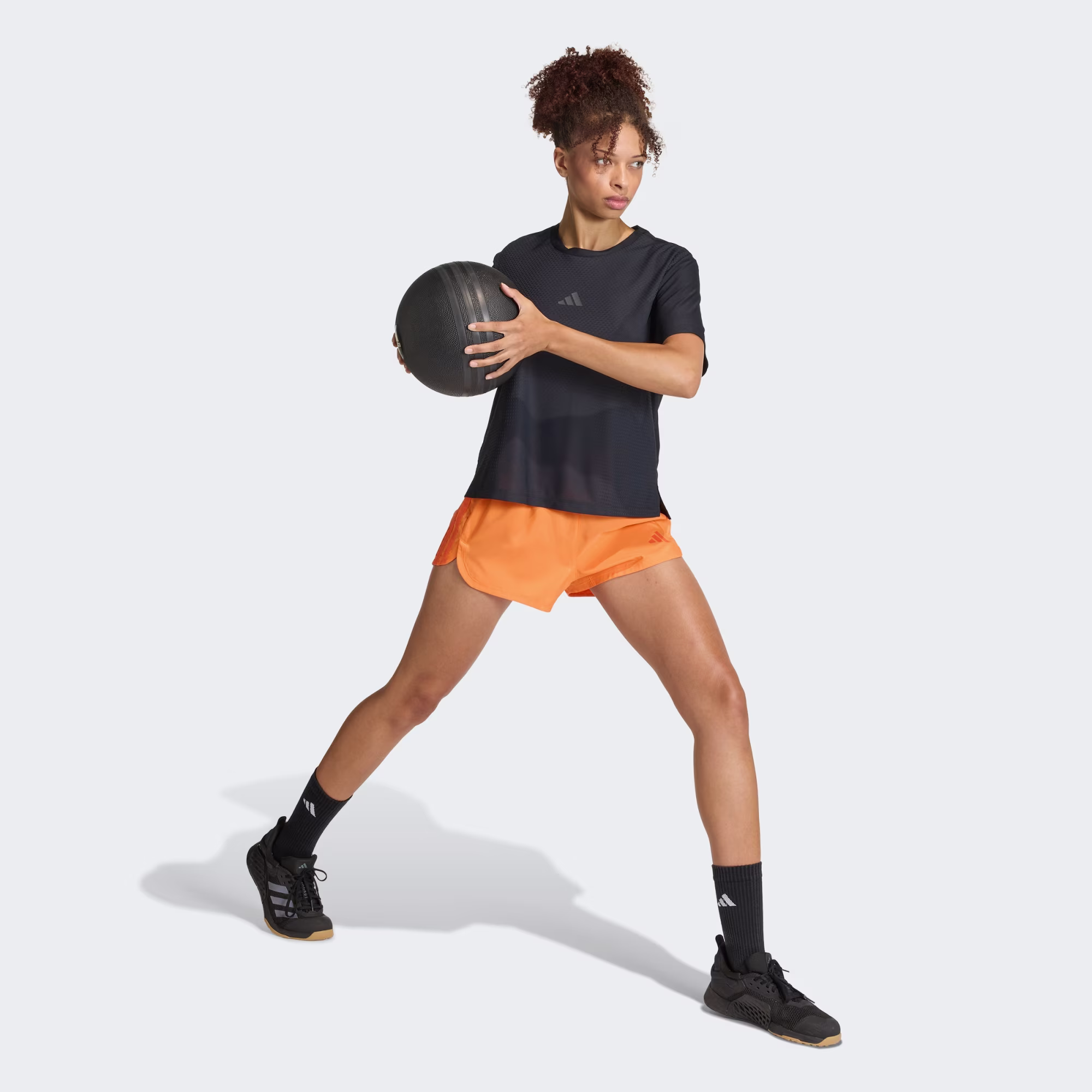 Adidas ქალის მაისური