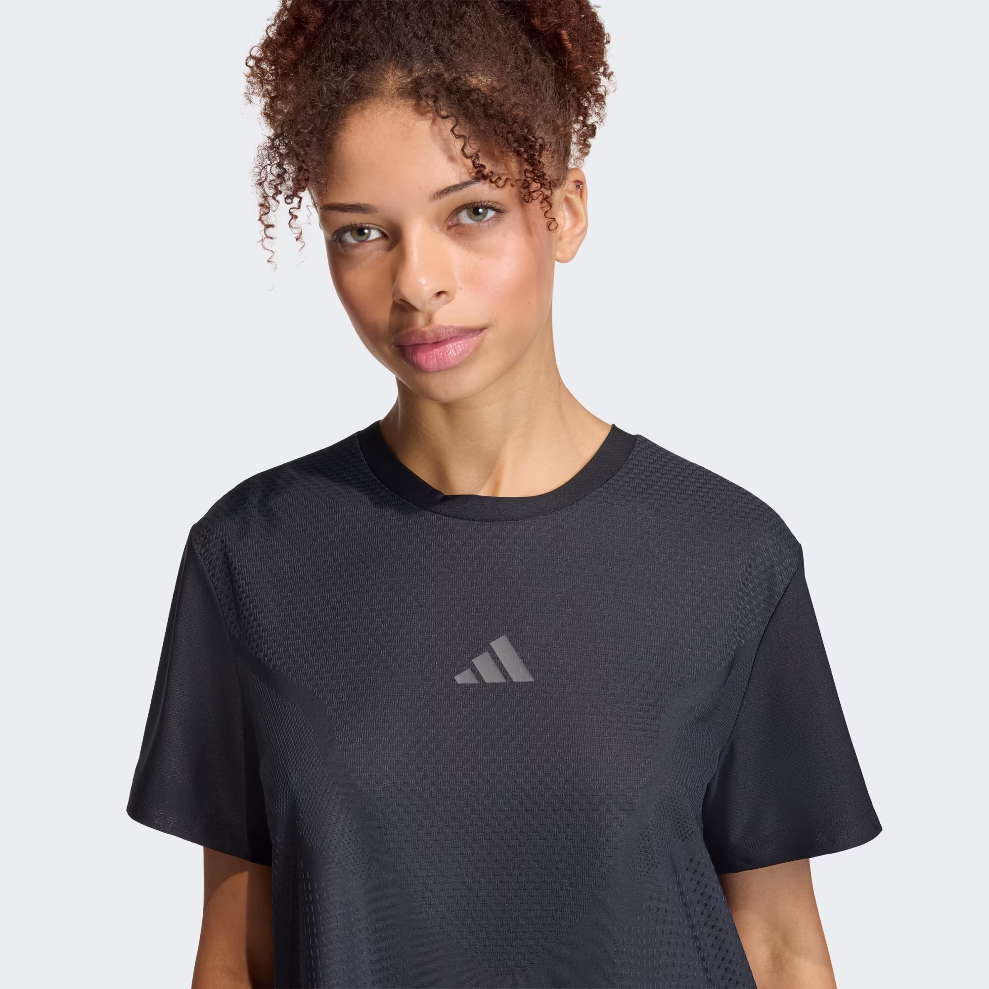 Adidas ქალის მაისური