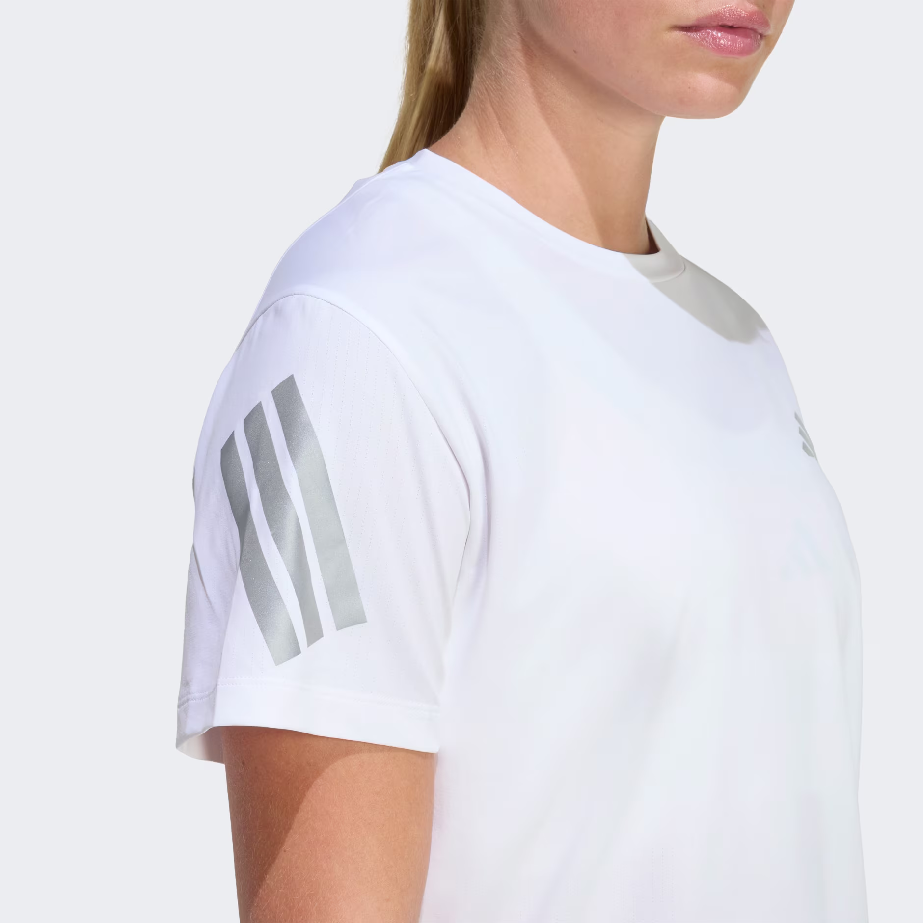 Adidas ქალის მაისური