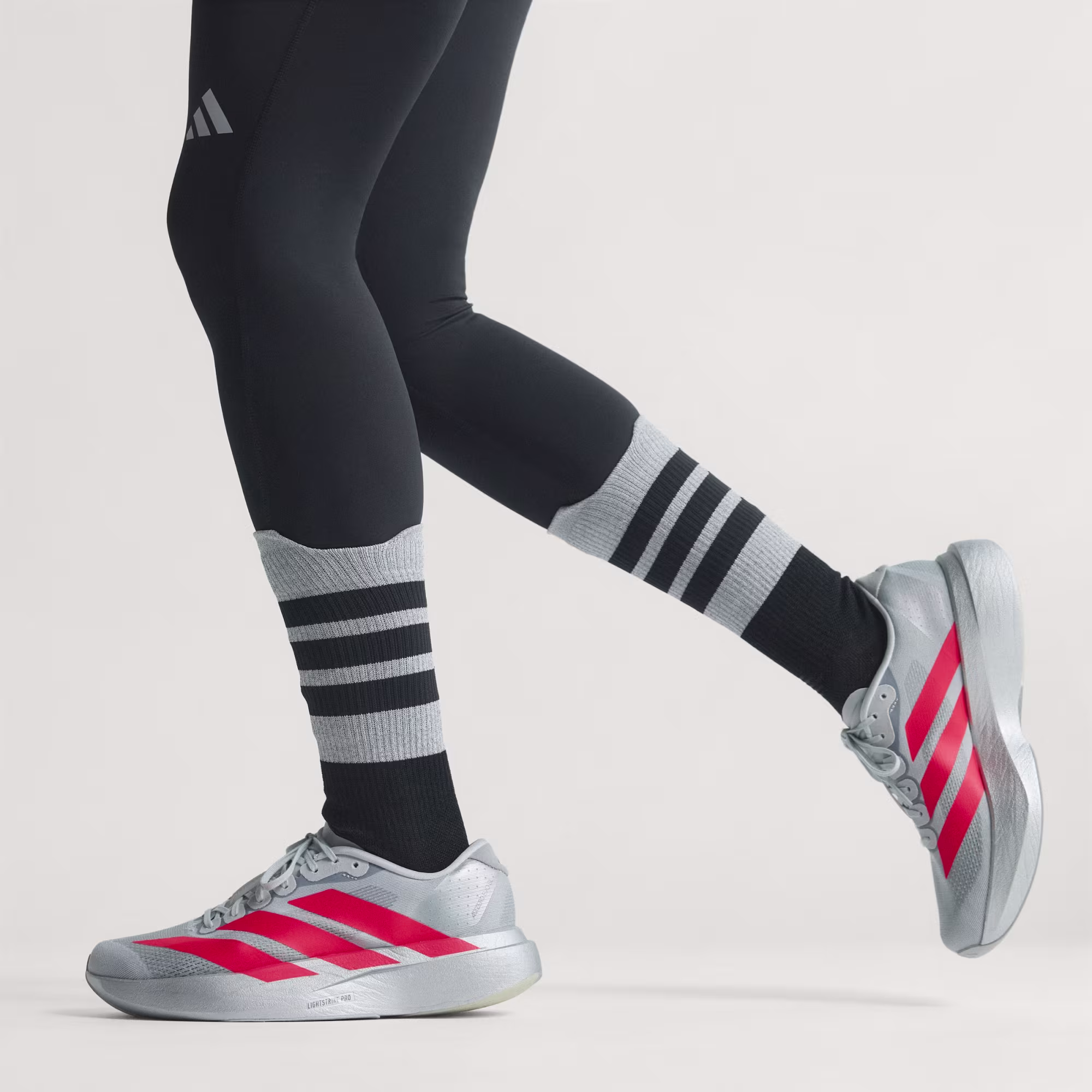 Adidas ქალის სპორტული ფეხსაცმელი