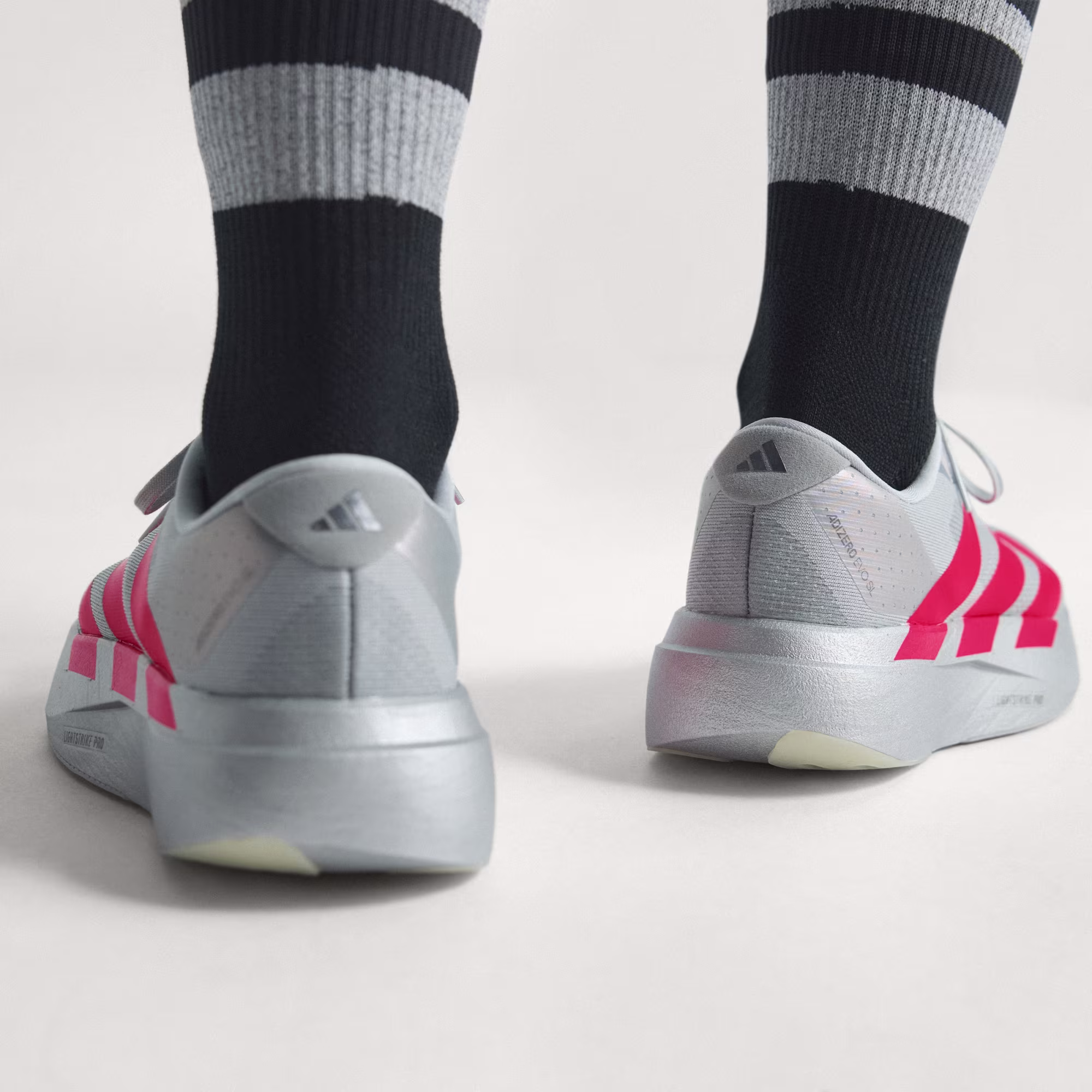 Adidas ქალის სპორტული ფეხსაცმელი