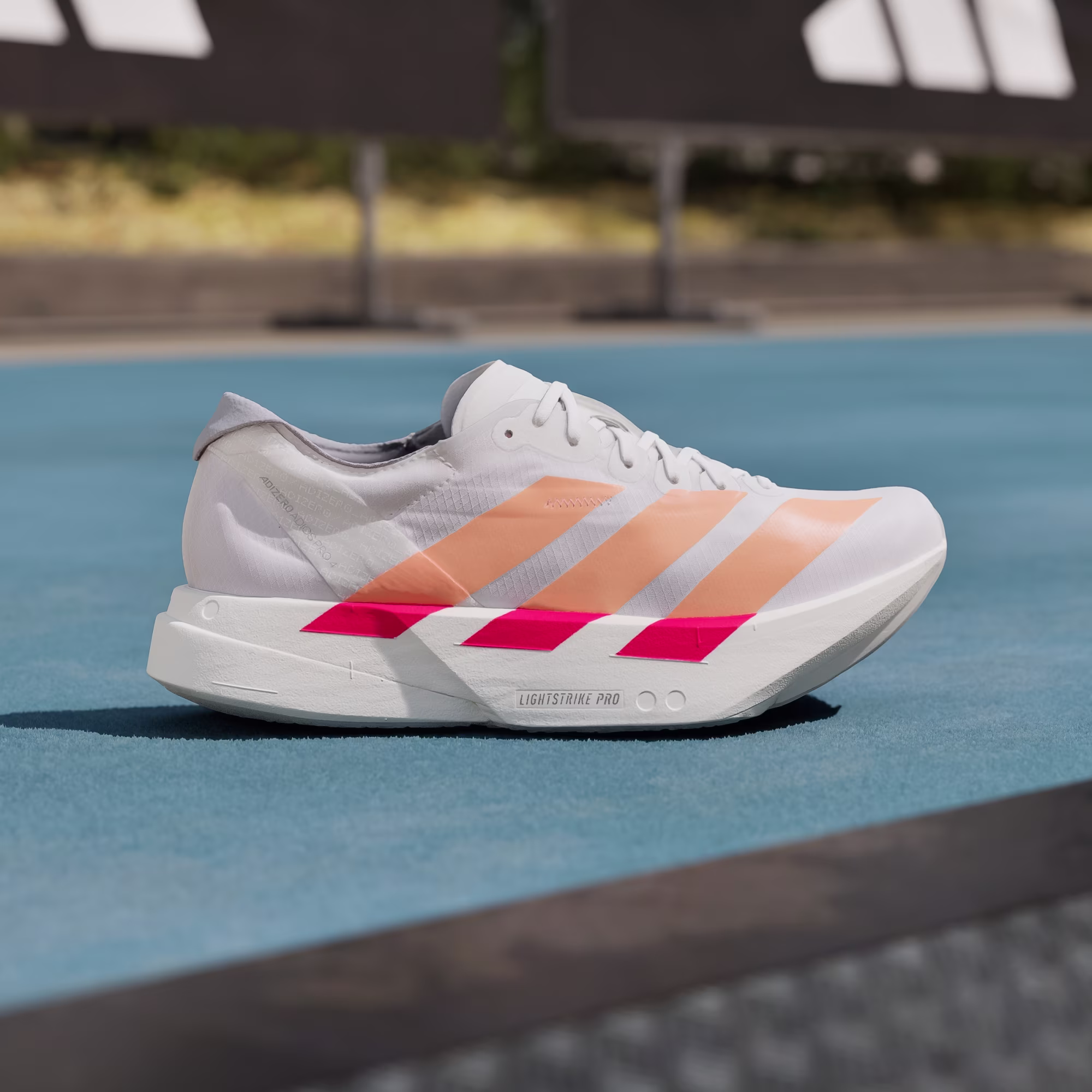 Adidas ქალის სპორტული ფეხსაცმელი