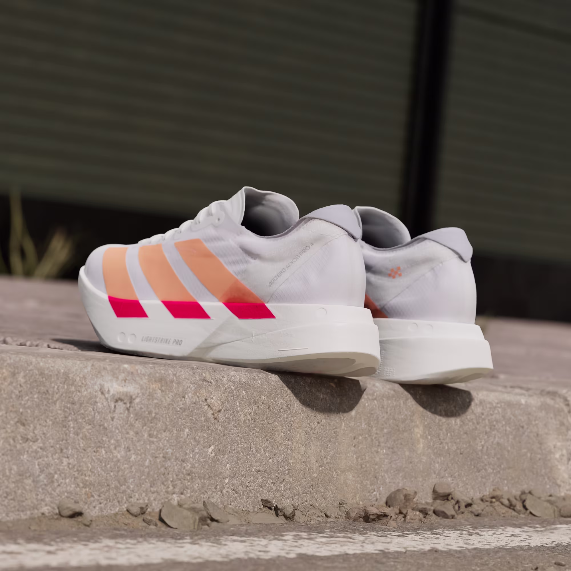 Adidas ქალის სპორტული ფეხსაცმელი