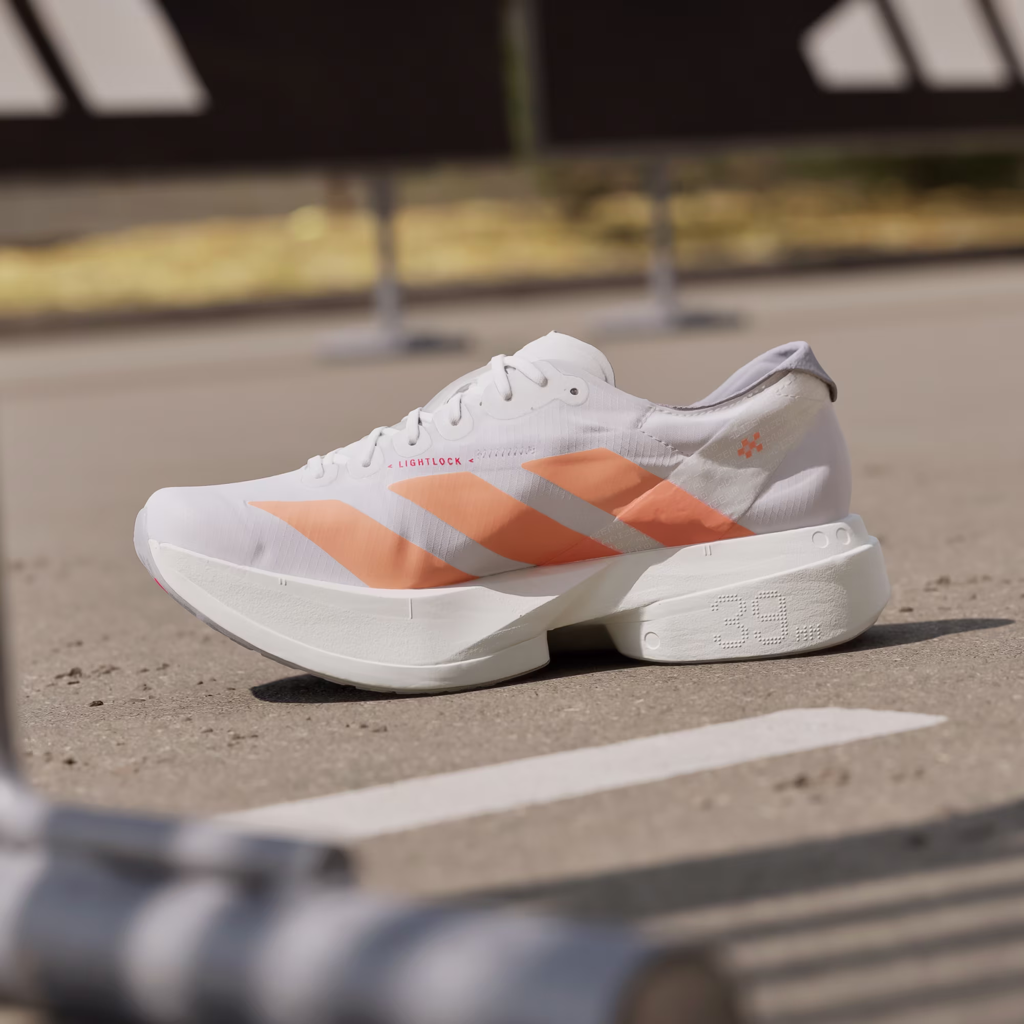 Adidas ქალის სპორტული ფეხსაცმელი