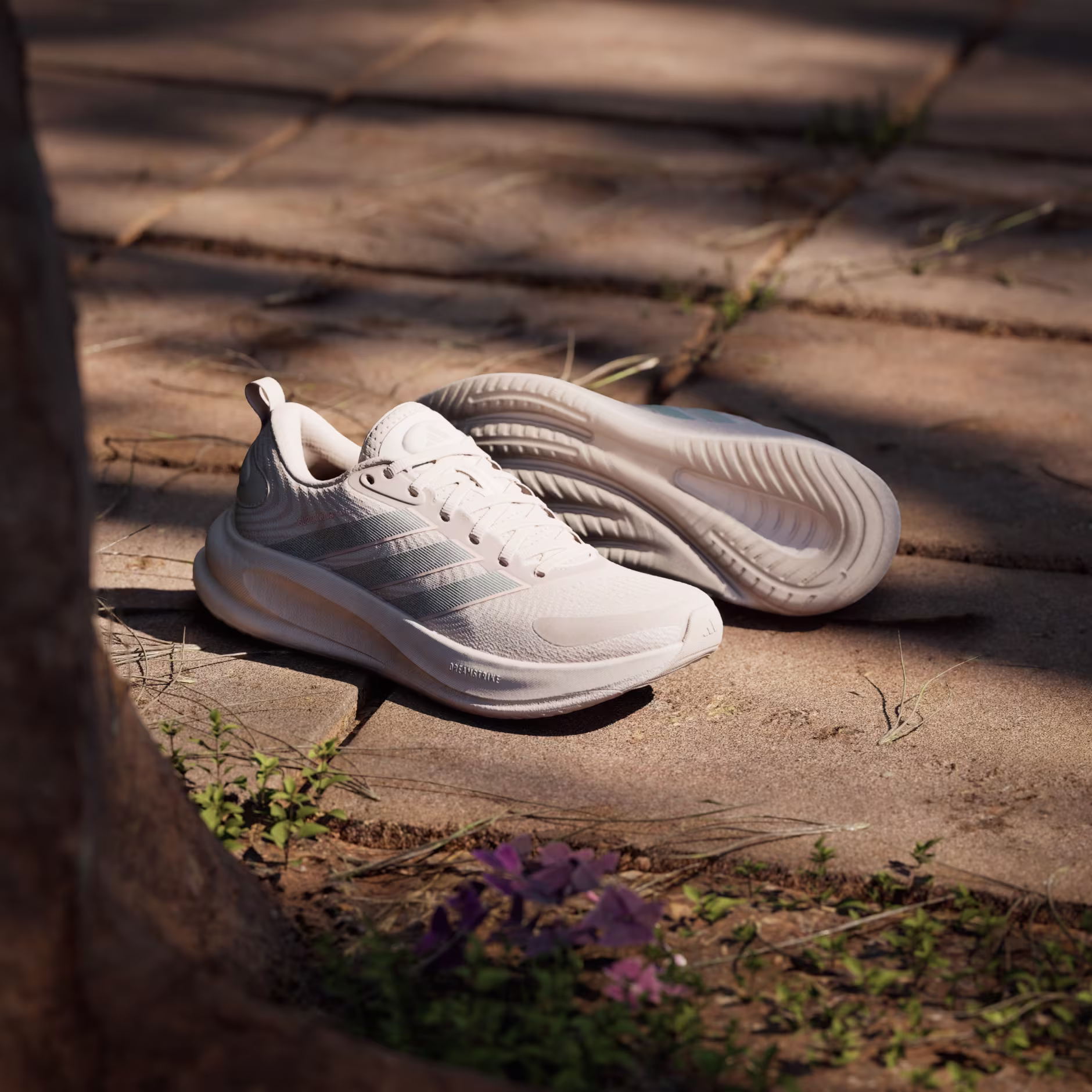 Adidas ქალის სპორტული ფეხსაცმელი