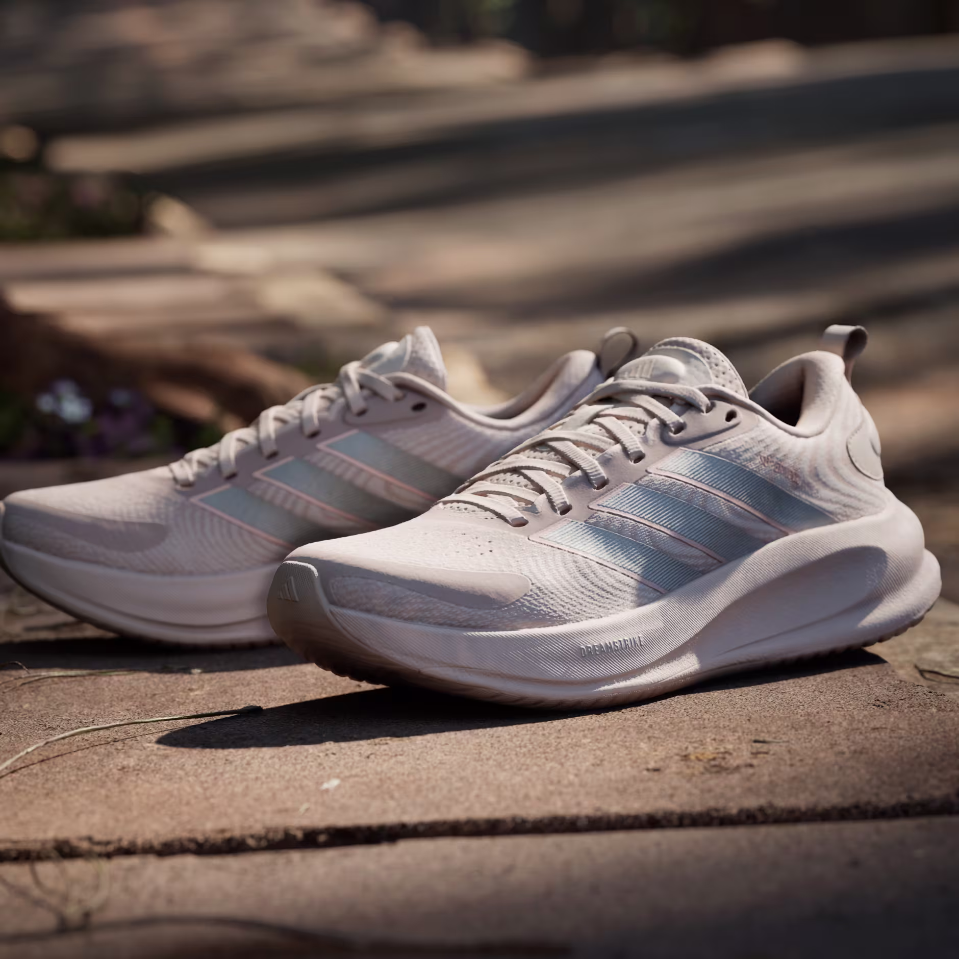 Adidas ქალის სპორტული ფეხსაცმელი