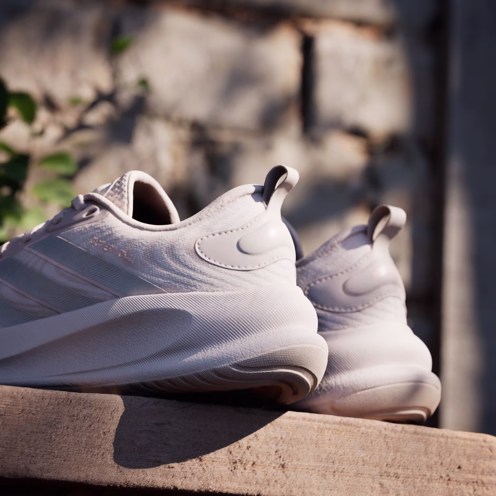 Adidas ქალის სპორტული ფეხსაცმელი
