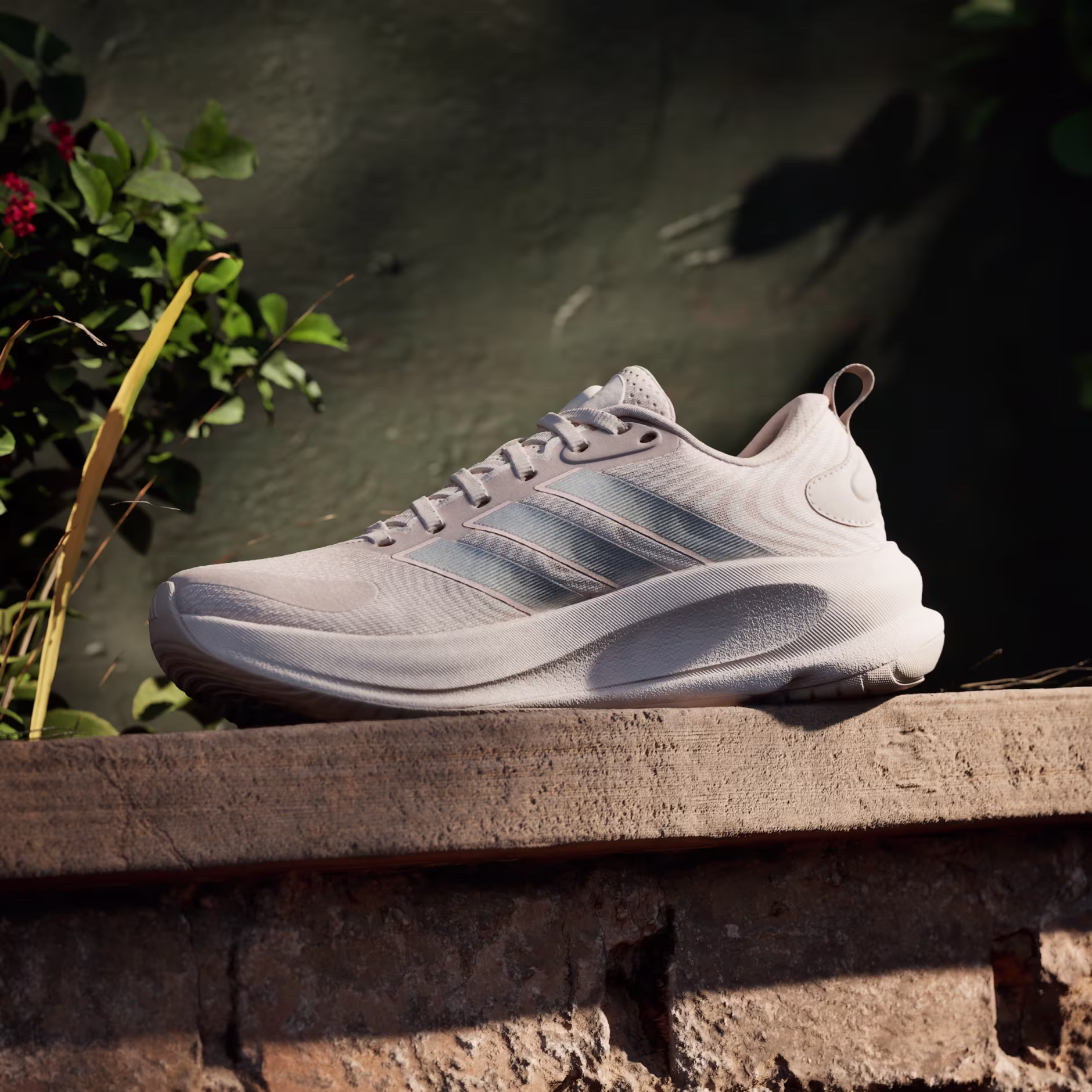 Adidas ქალის სპორტული ფეხსაცმელი