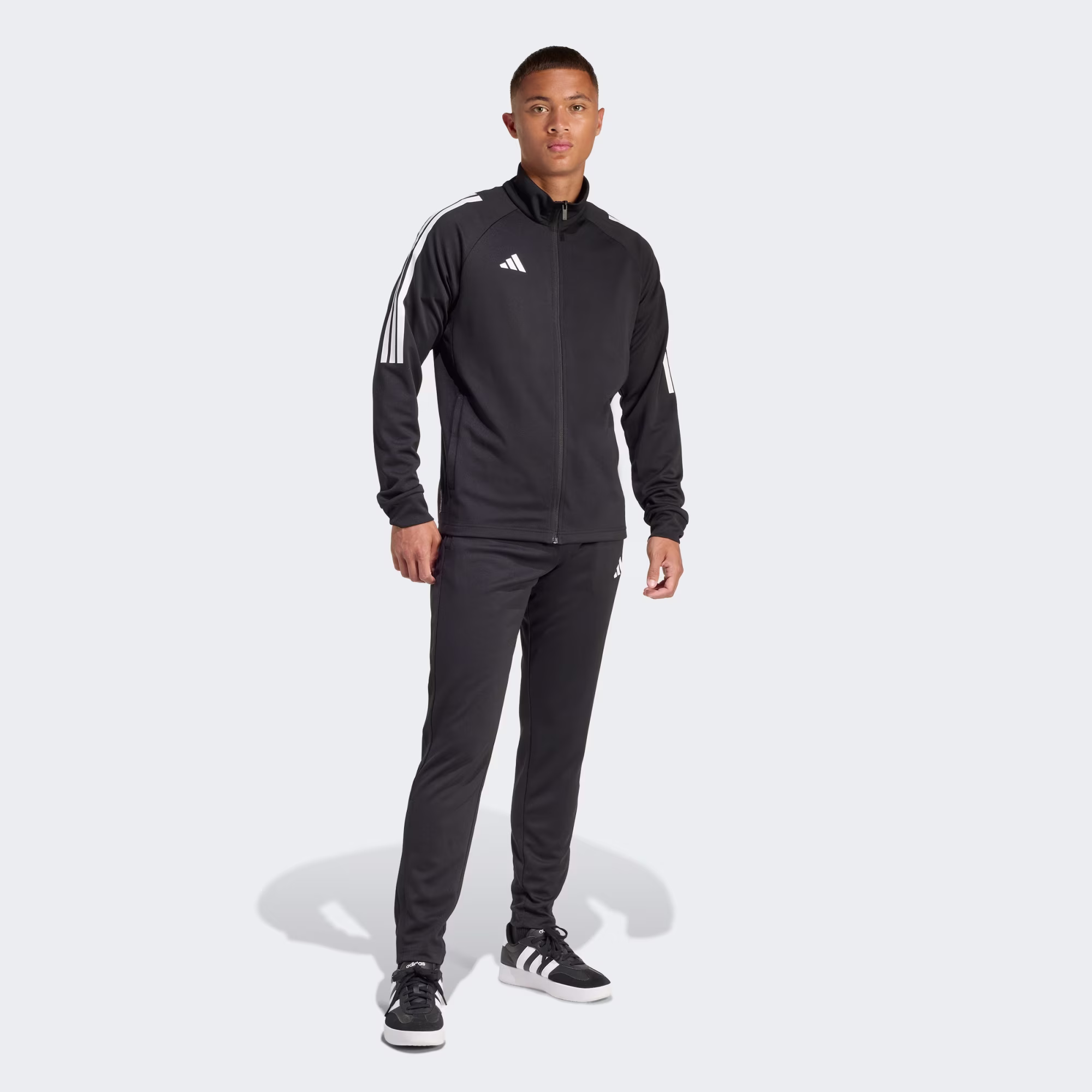 Adidas მამაკაცის სპორტული კომპლექტი
