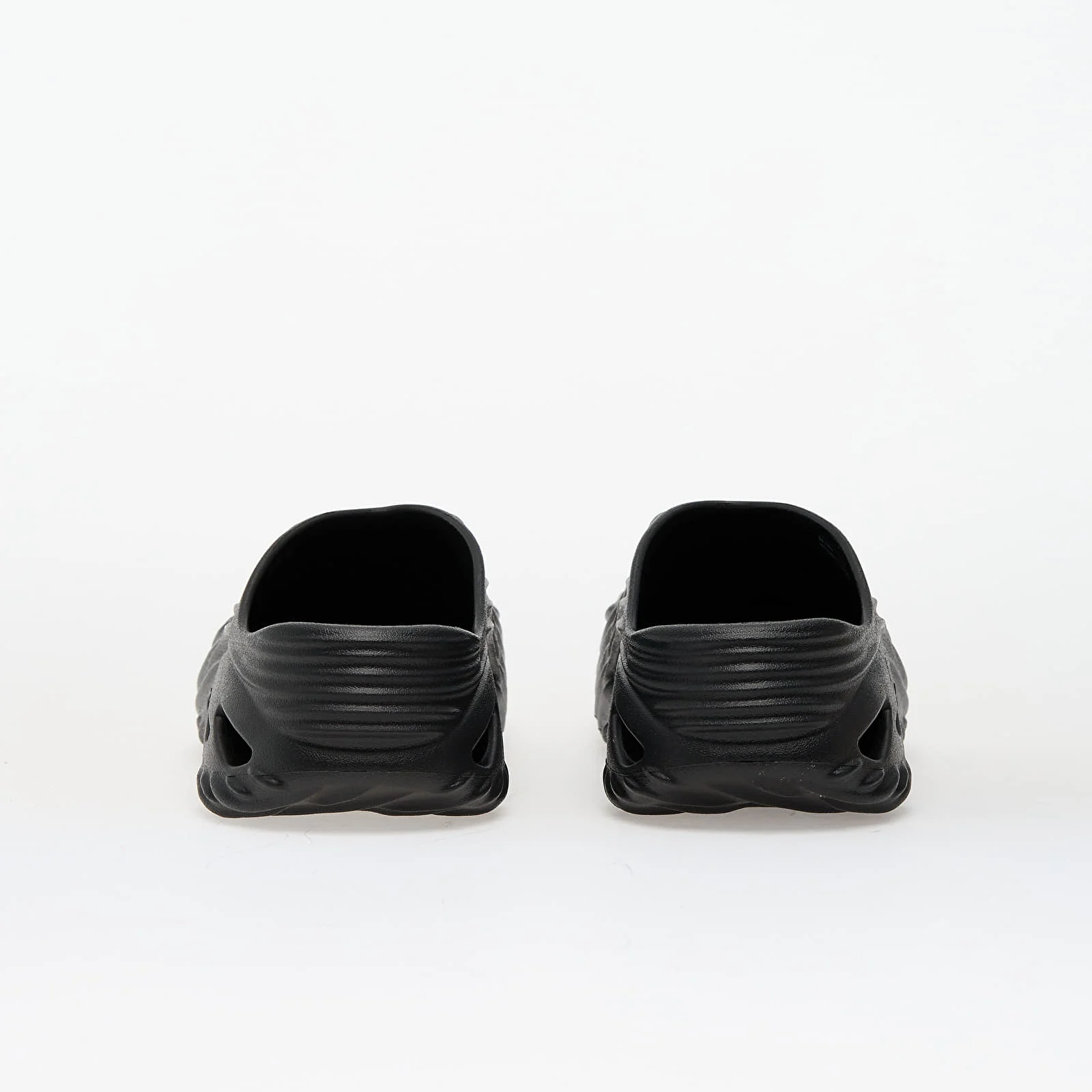 Crocs კლოგი Echo Wave