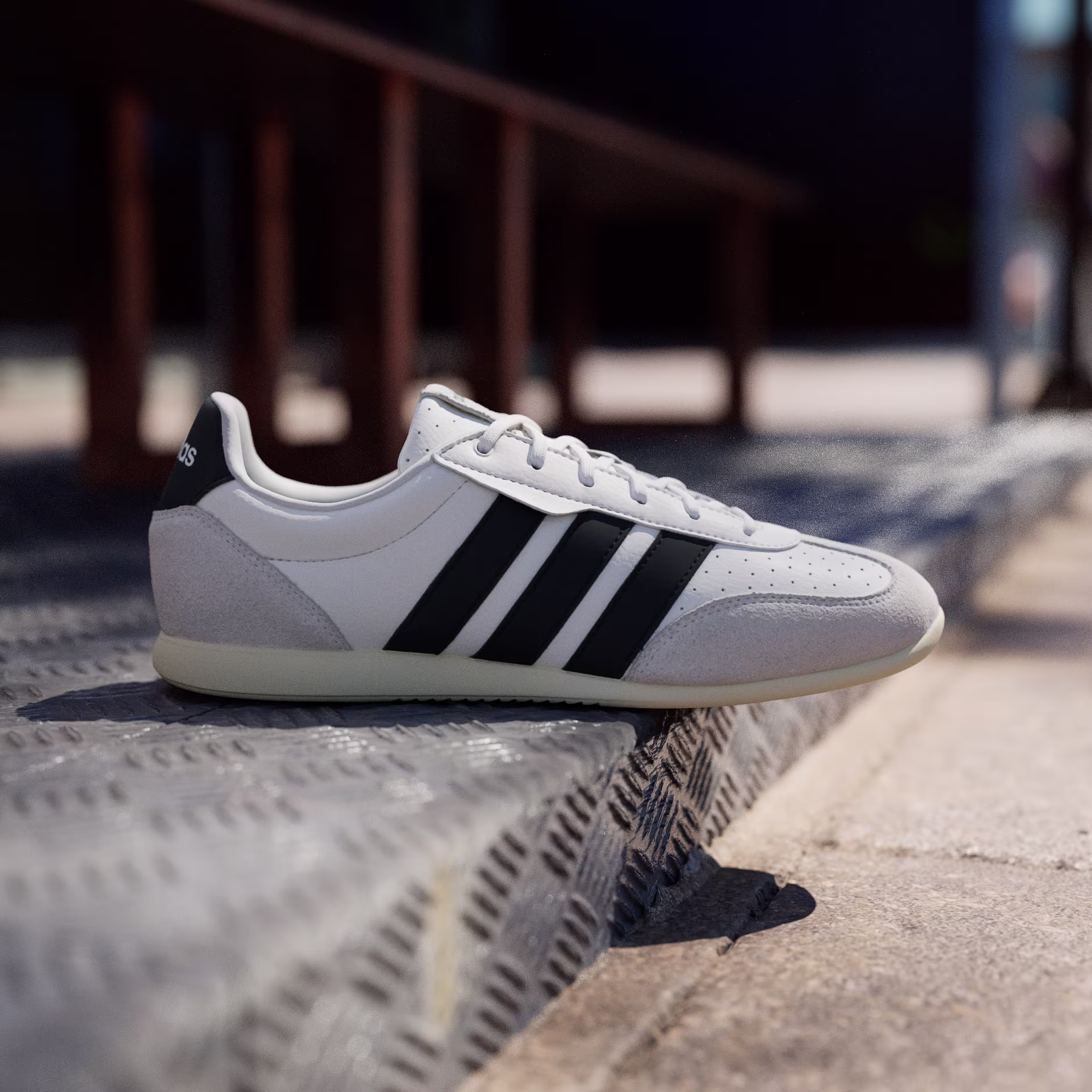 Adidas მამაკაცის სპორტული ფეხსაცმელი