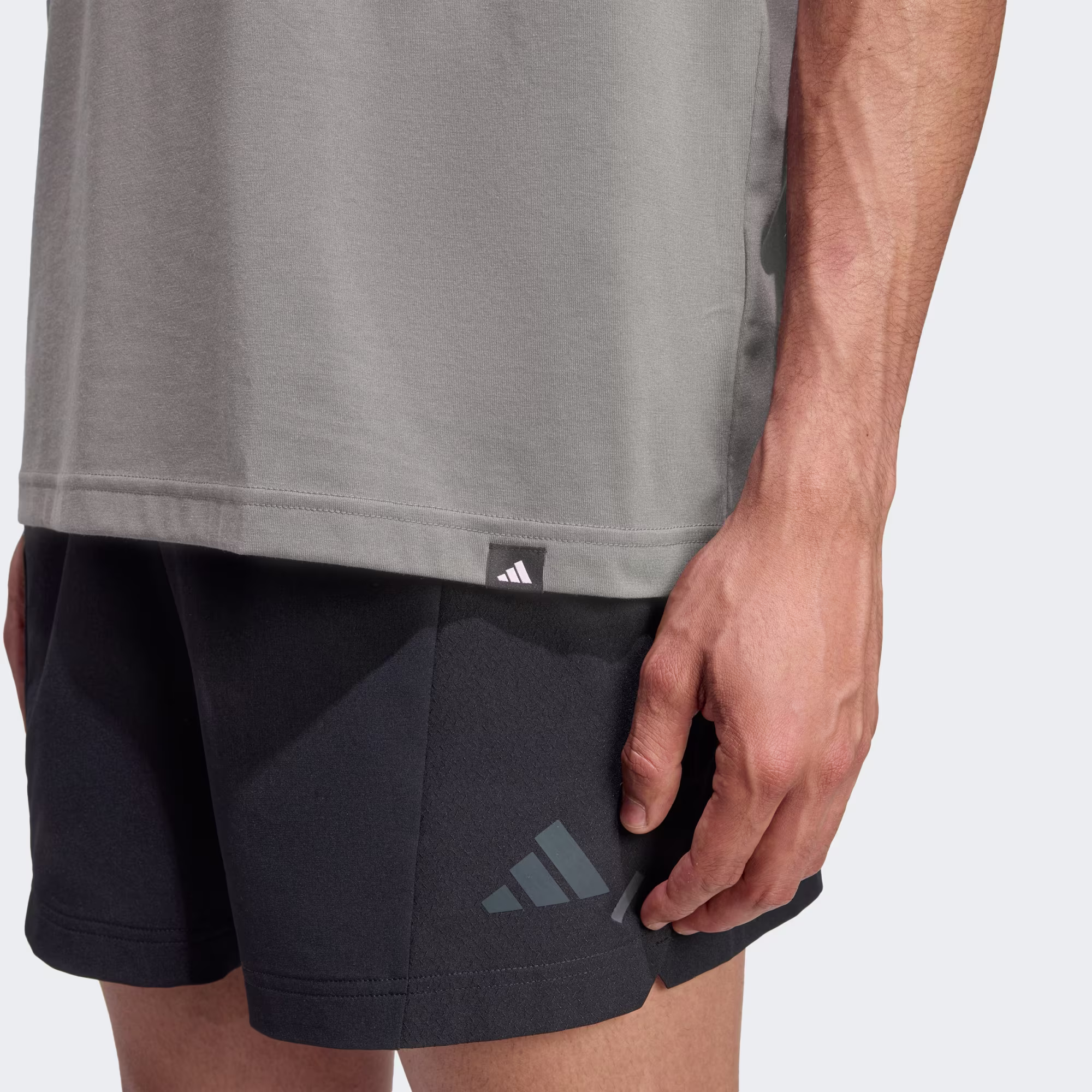 Adidas მამაკაცის მაისური