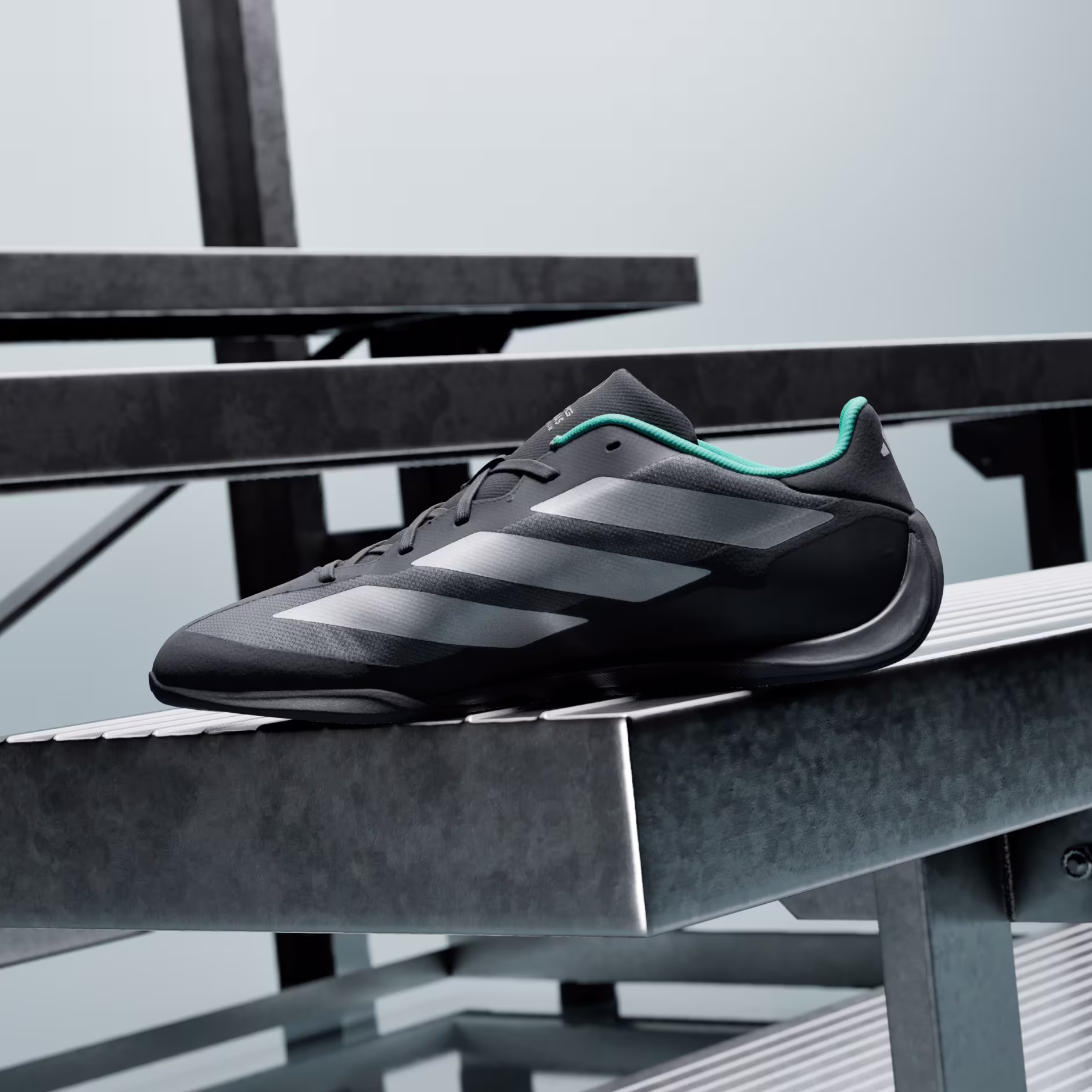 Adidas მამაკაცის სპორტული ფეხსაცმელი