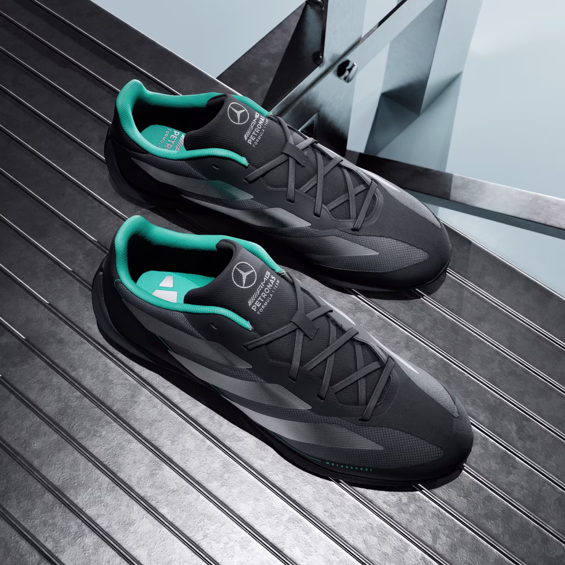 Adidas მამაკაცის სპორტული ფეხსაცმელი