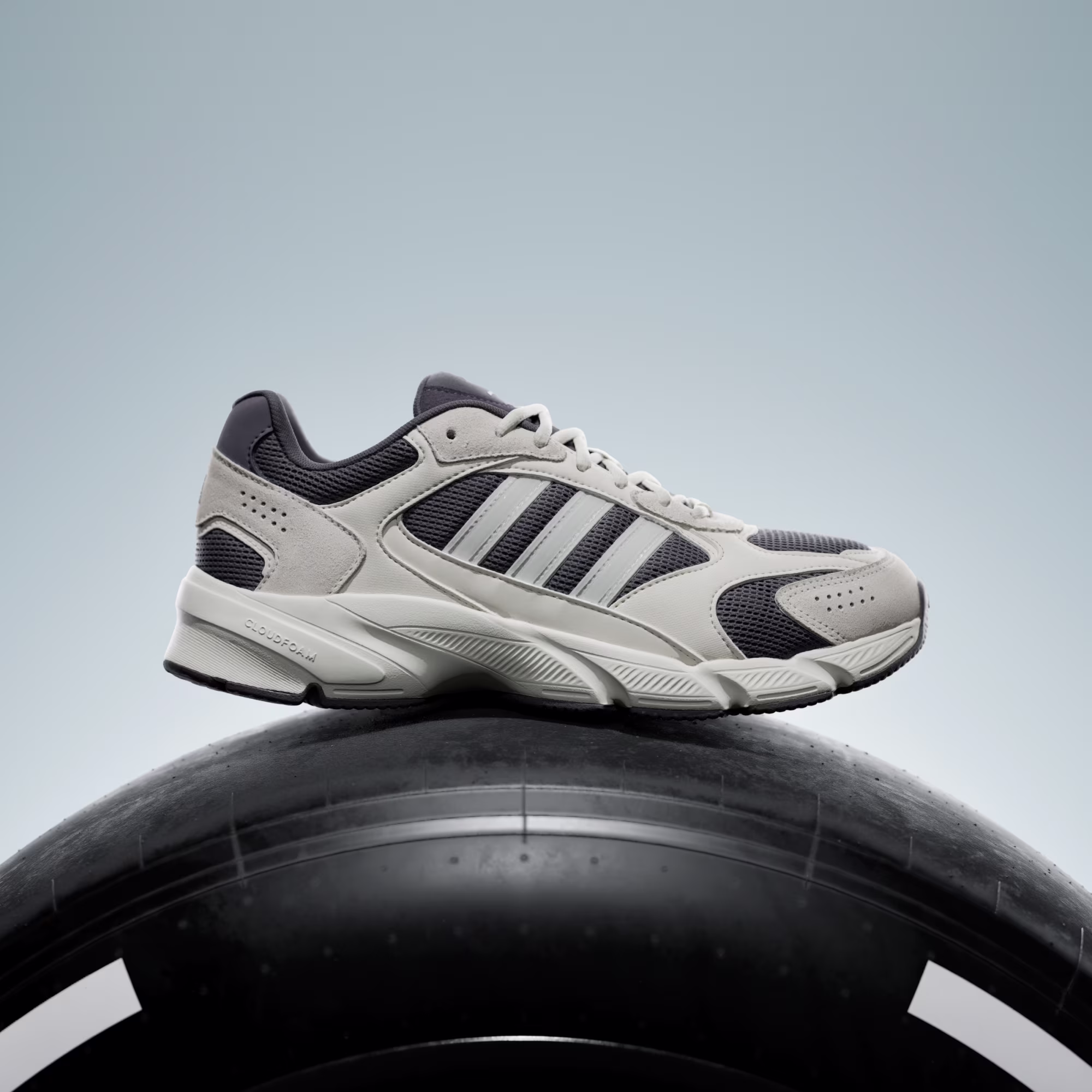 Adidas მამაკაცის სპორტული ფეხსაცმელი