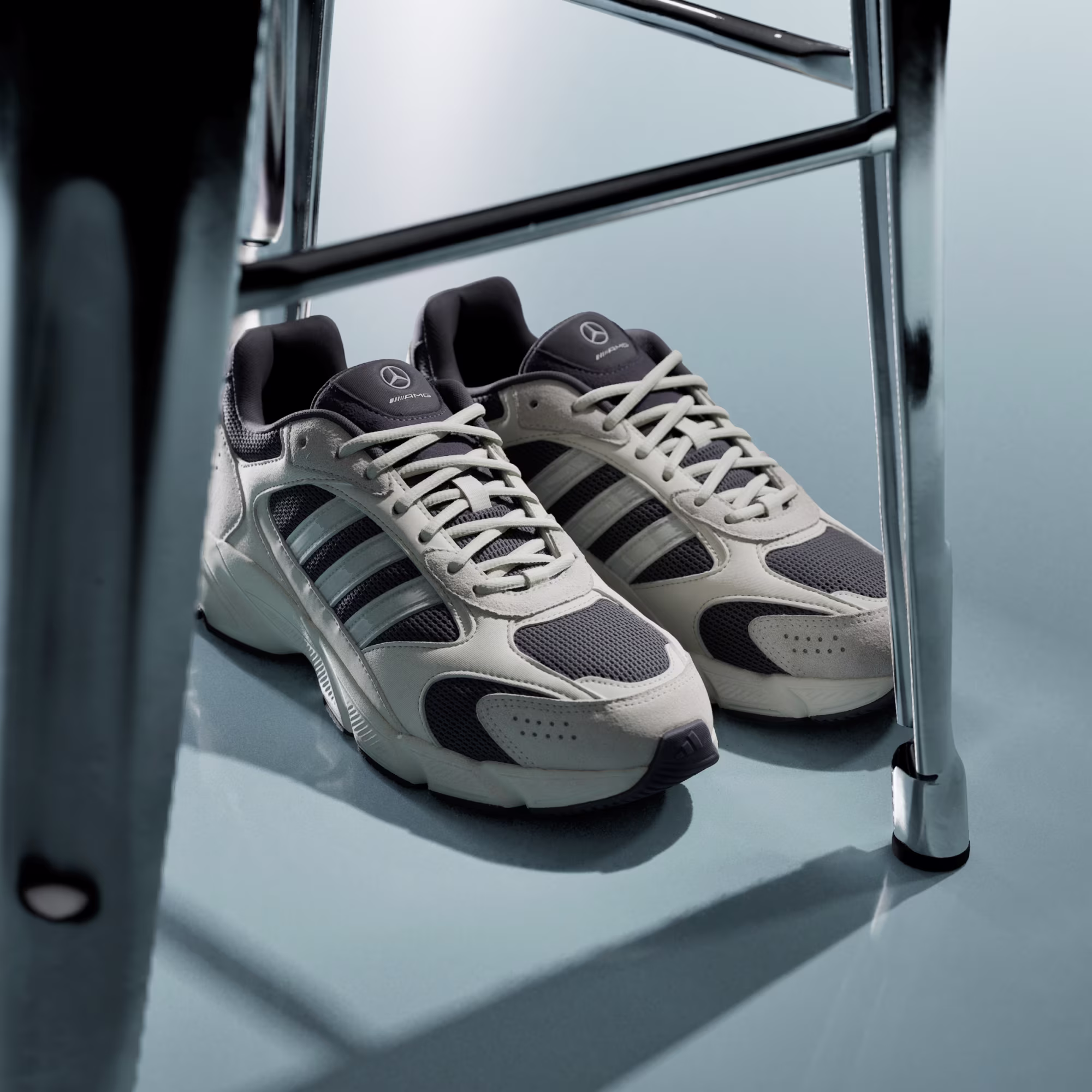 Adidas მამაკაცის სპორტული ფეხსაცმელი