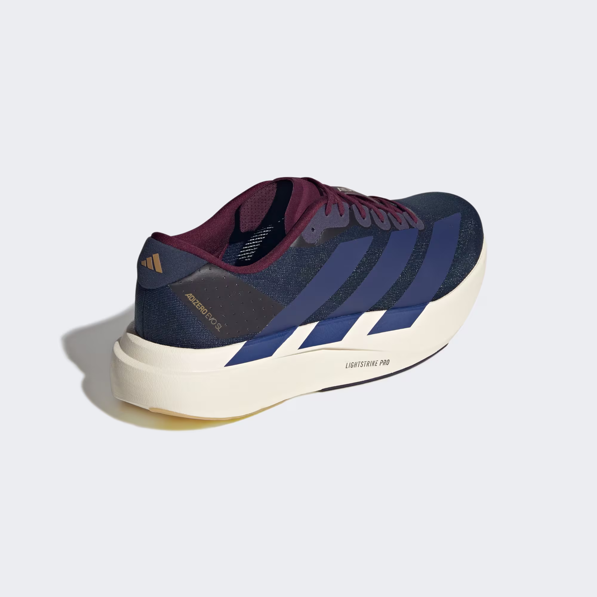 Adidas მამაკაცის სპორტული ფეხსაცმელი