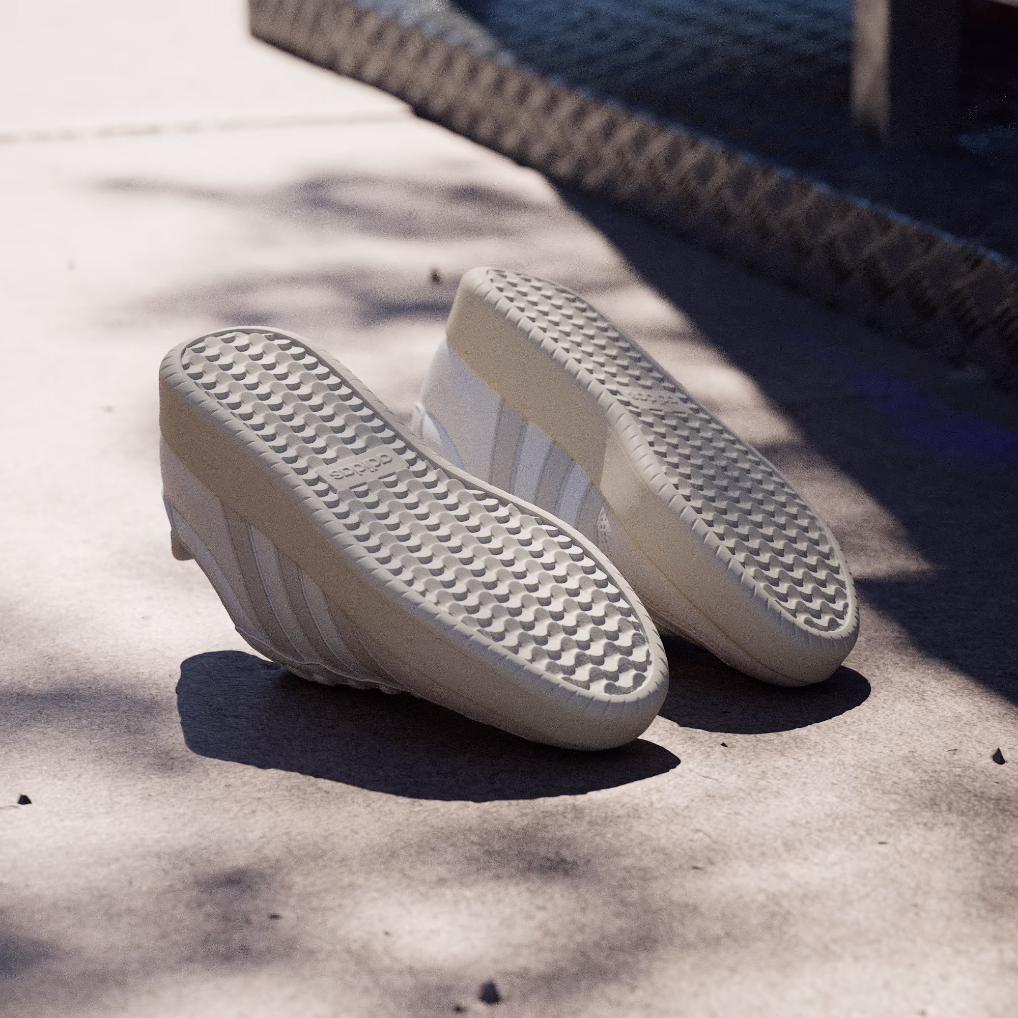 Adidas ქალის სპორტული ფეხსაცმელი