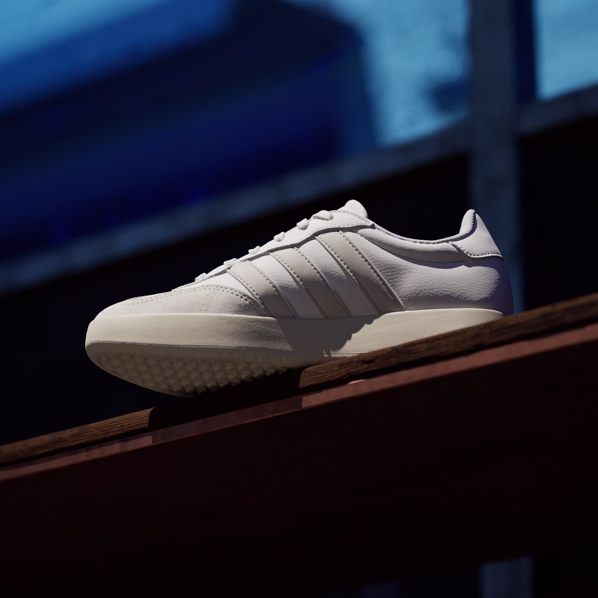 Adidas ქალის სპორტული ფეხსაცმელი