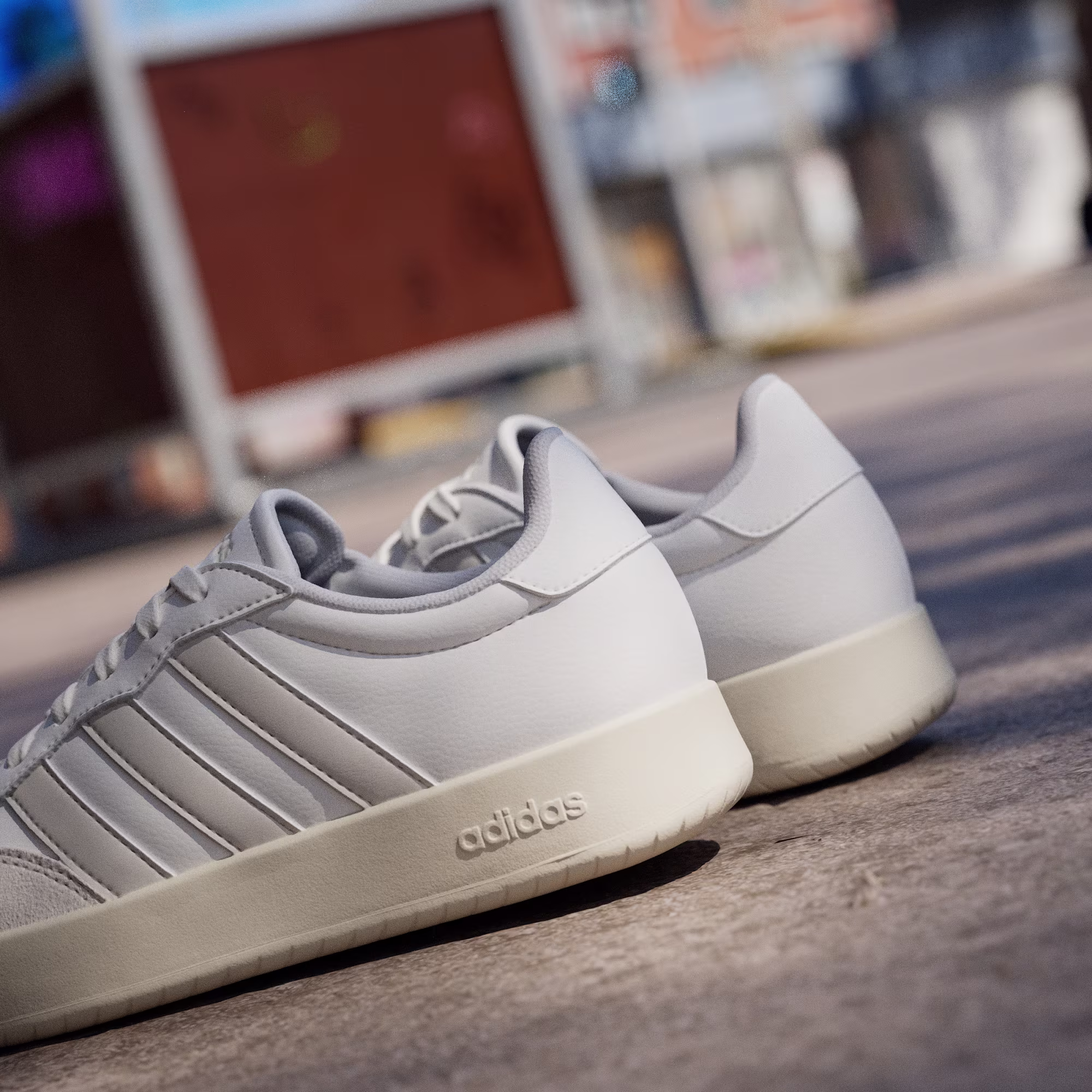 Adidas ქალის სპორტული ფეხსაცმელი