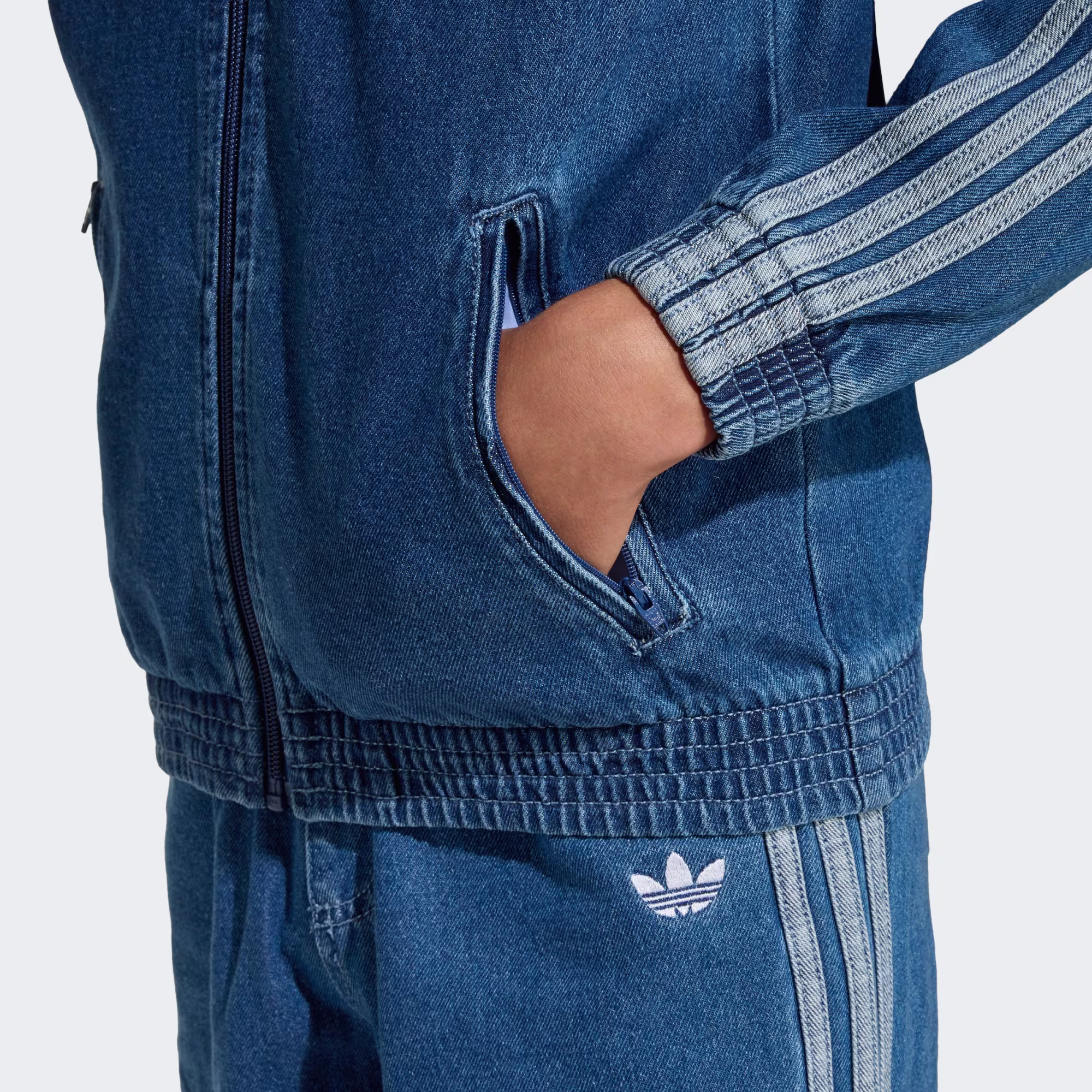 Adidas ბავშვის ქურთუკი