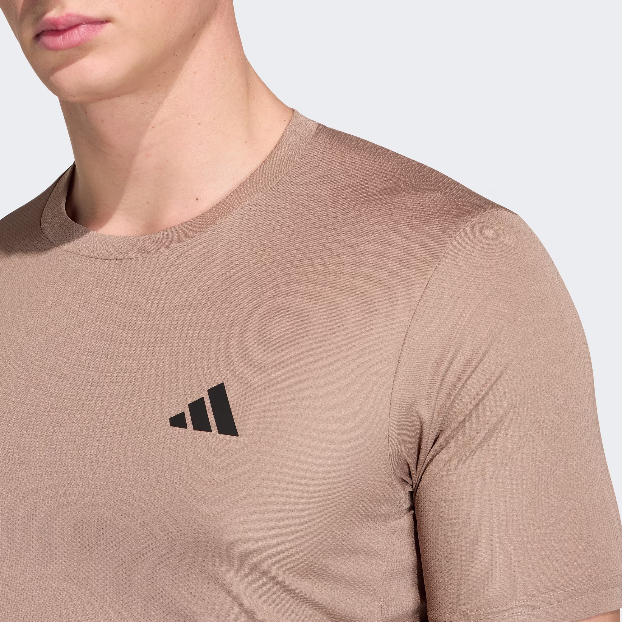 Adidas მამაკაცის მაისური