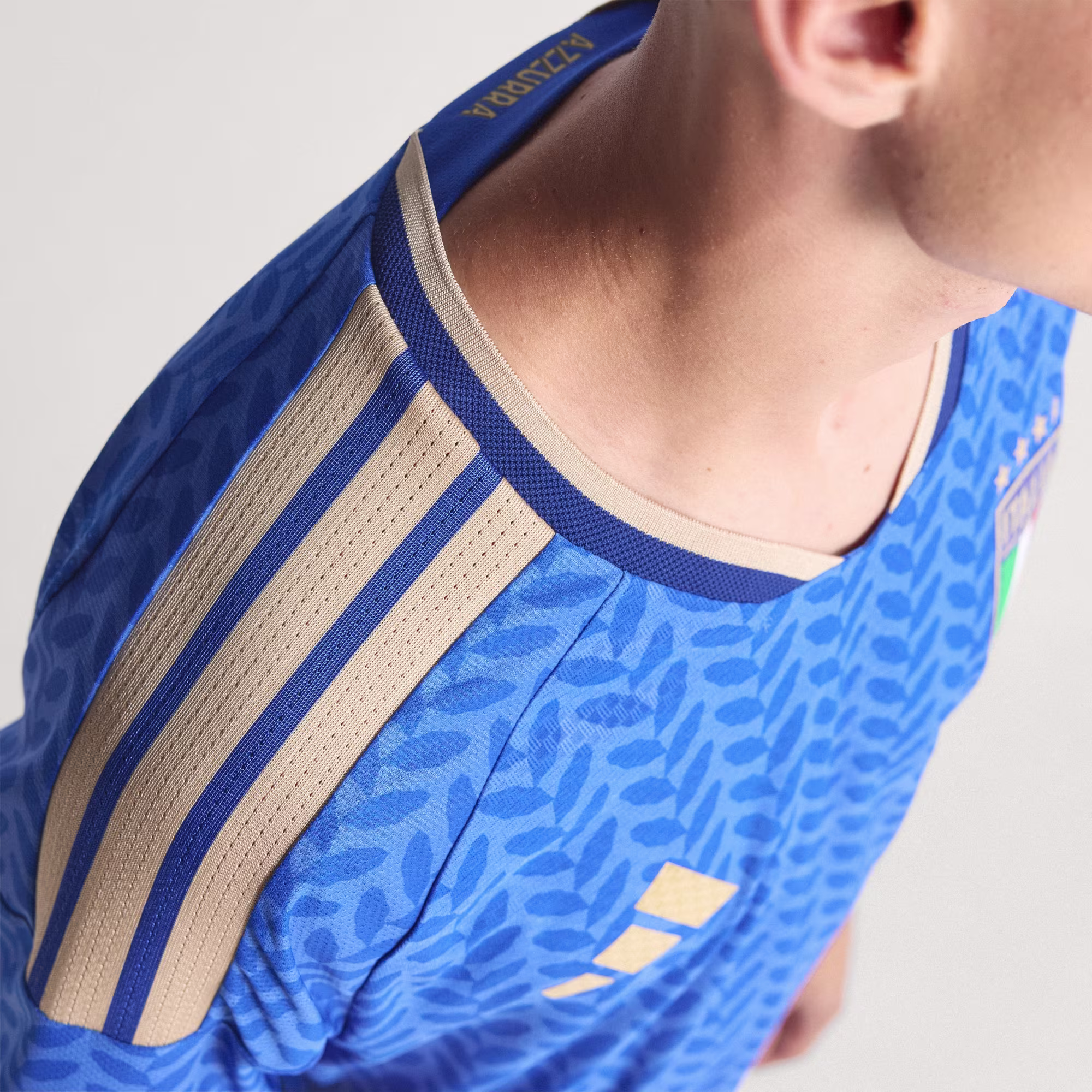 Adidas მამაკაცის მაისური