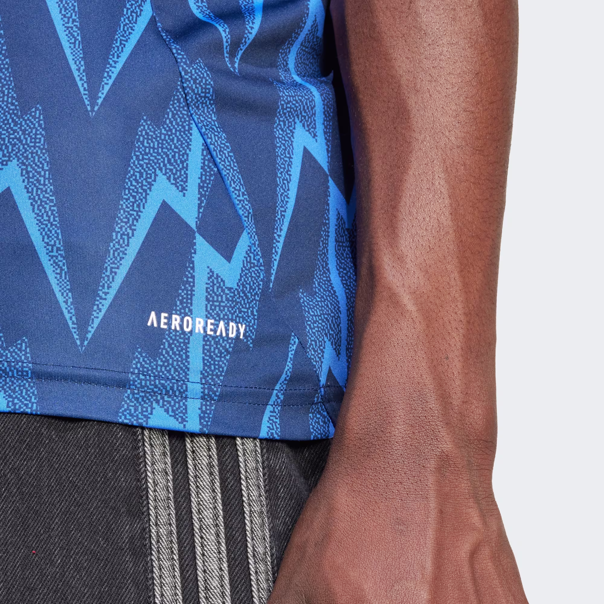Adidas მამაკაცის მაისური