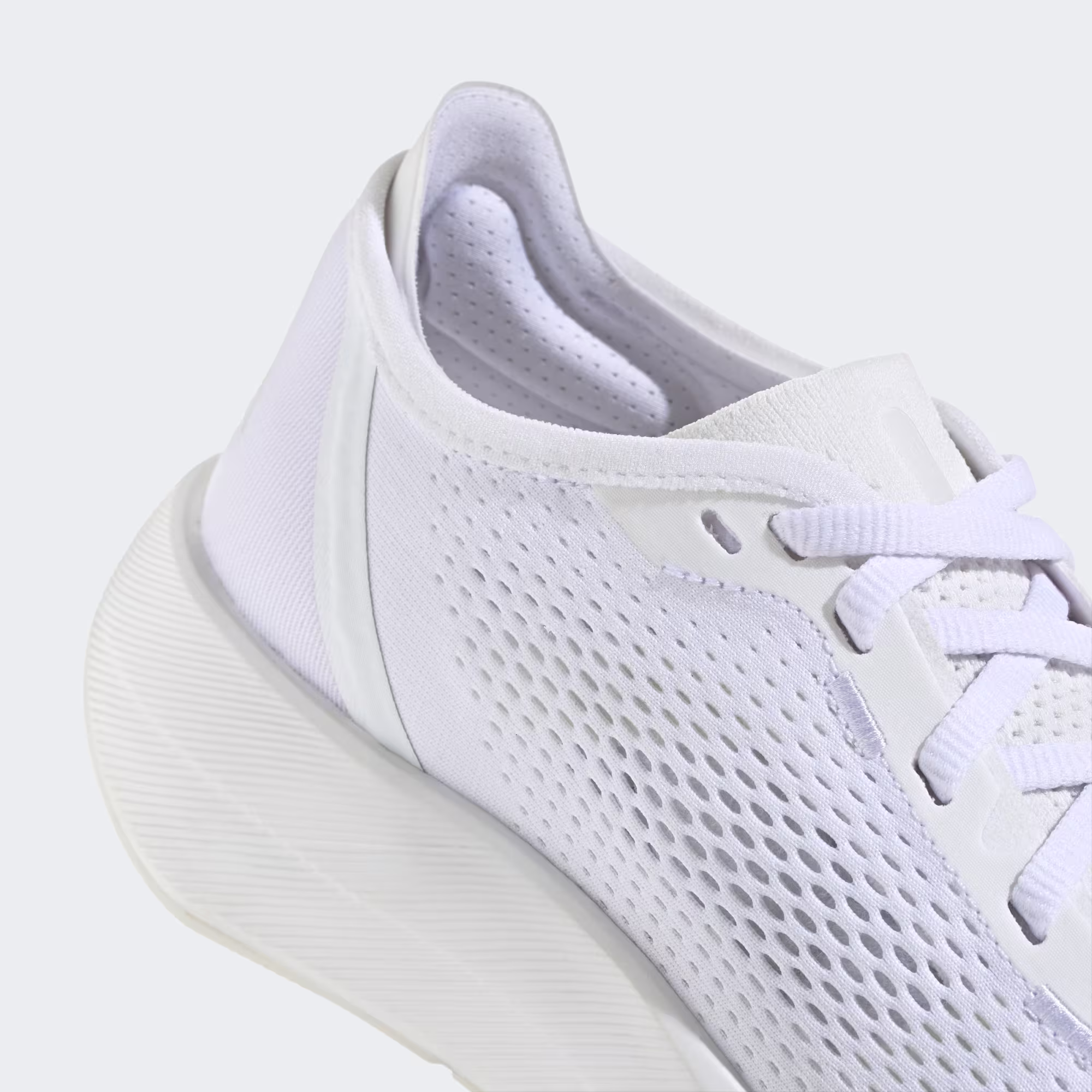 Adidas ქალის სპორტული ფეხსაცმელი