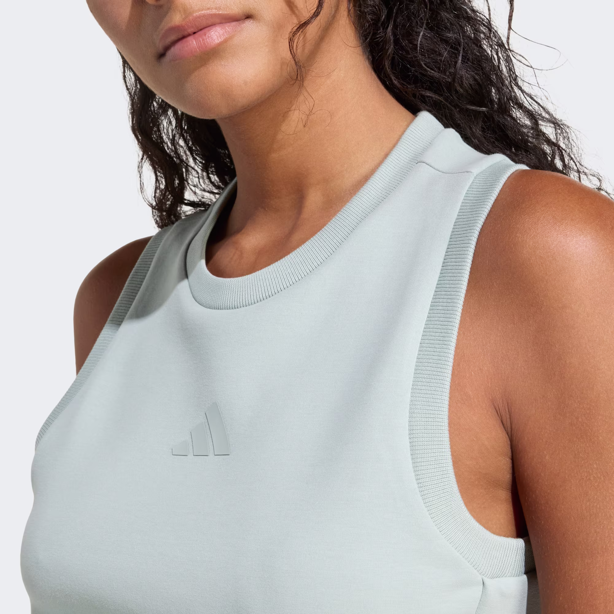Adidas ქალის მაისური