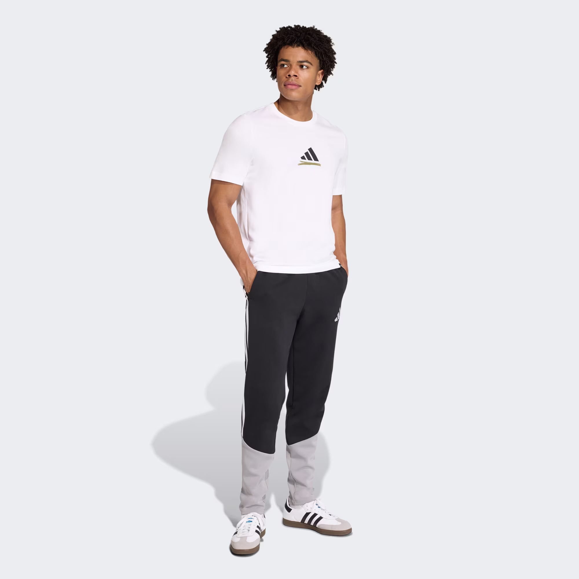 Adidas მამაკაცის მაისური