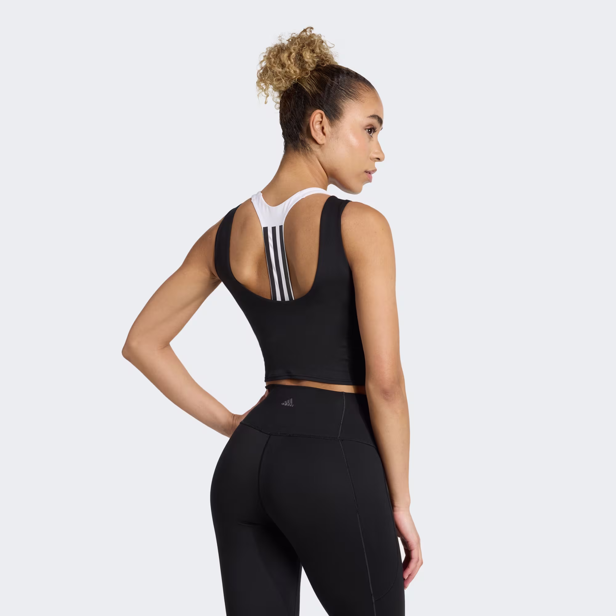 Adidas ქალის მაისური