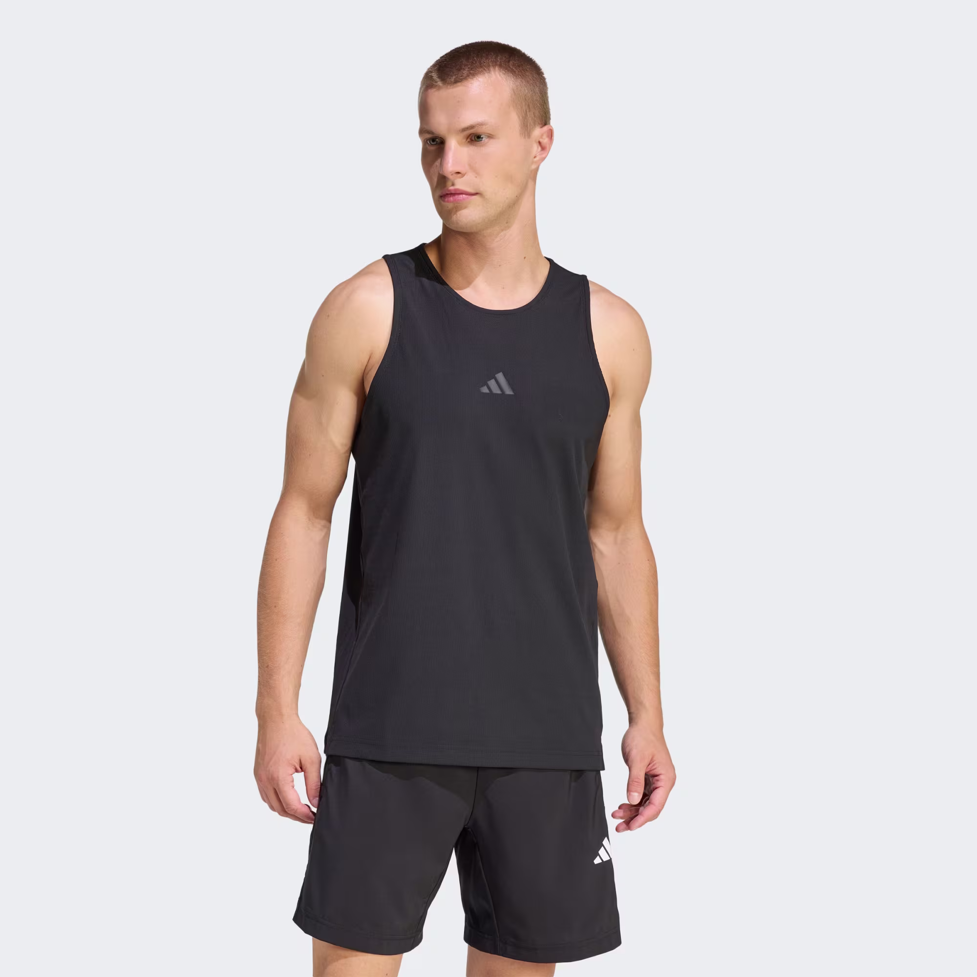 Adidas მამაკაცის მაისური