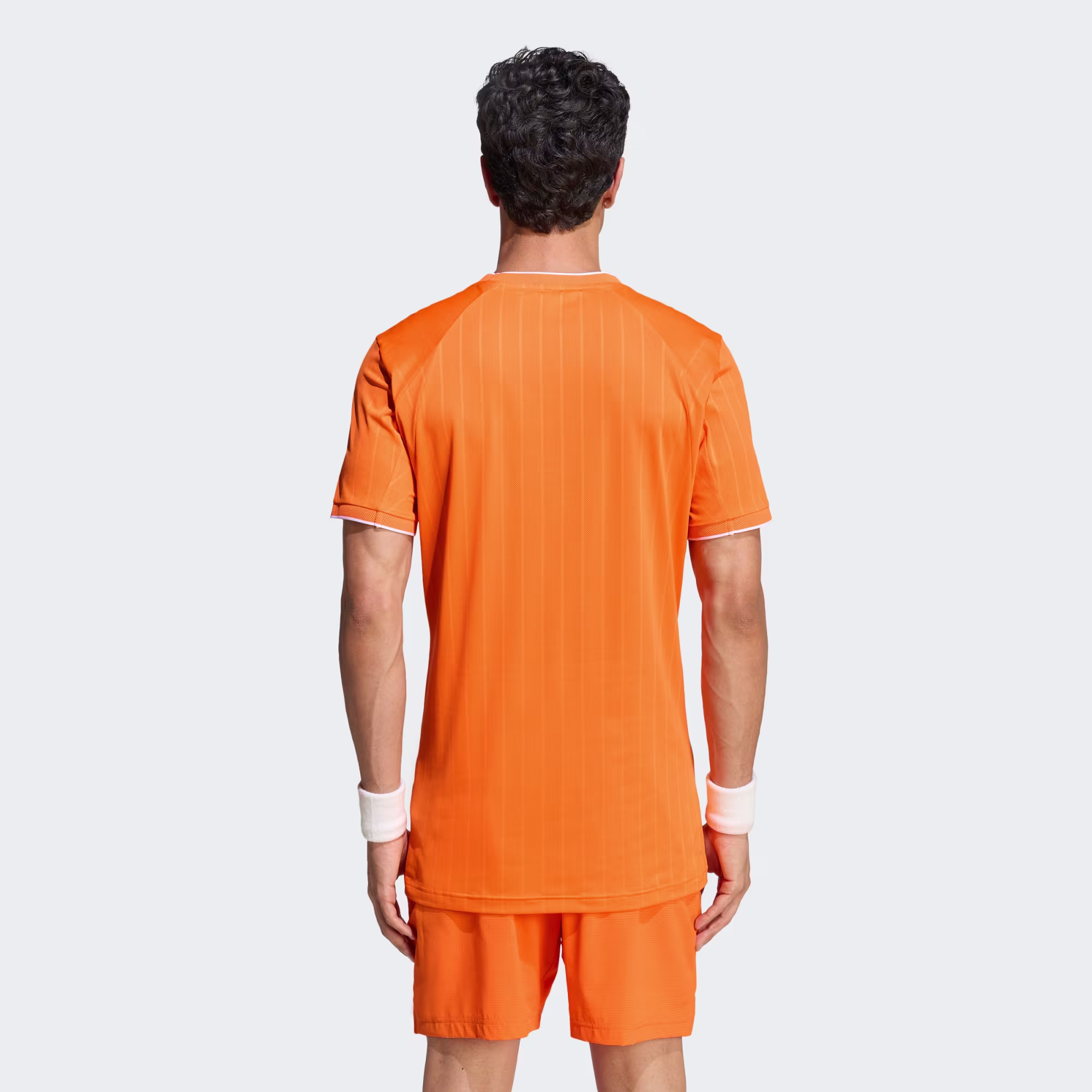 Adidas მამაკაცის მაისური