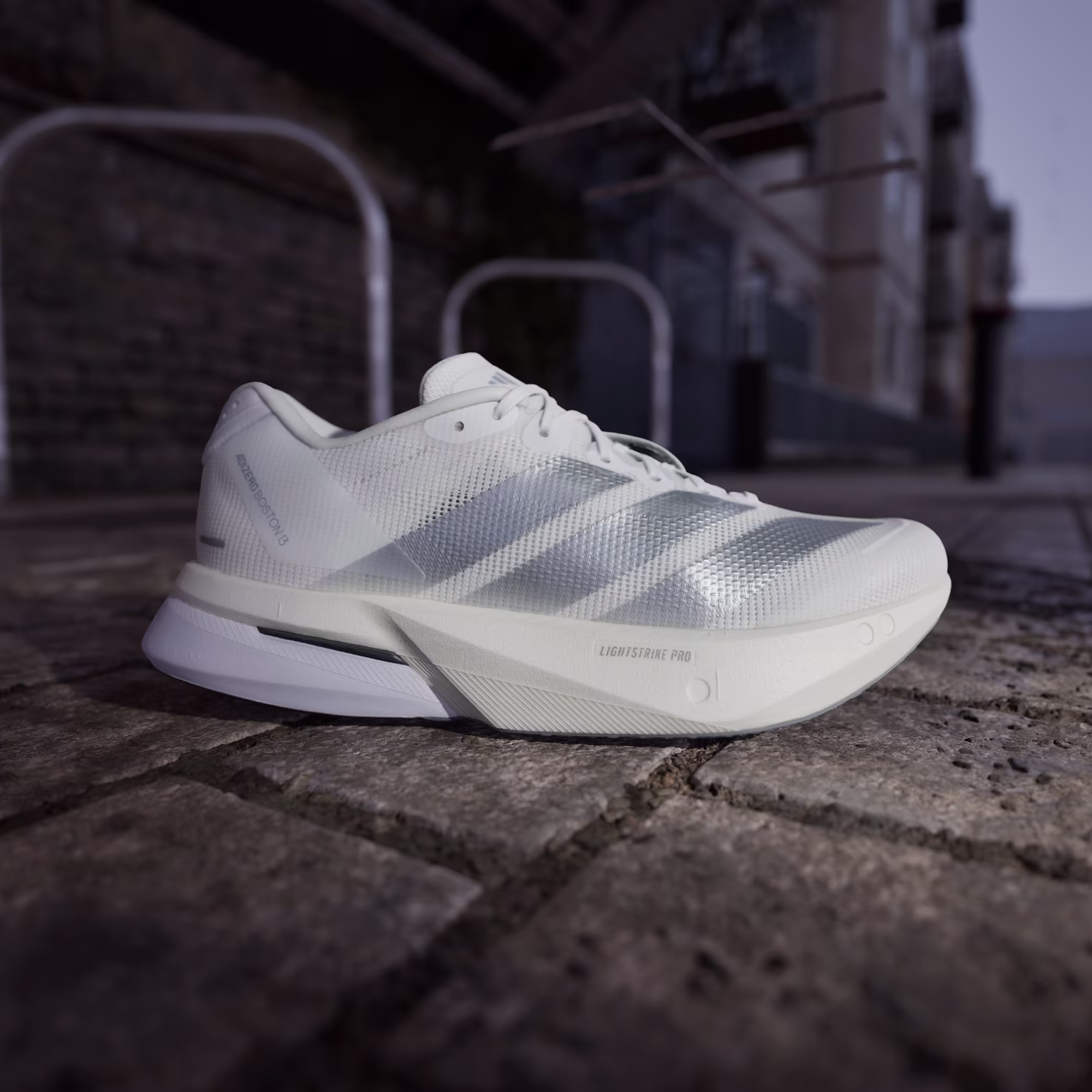 Adidas ქალის სპორტული ფეხსაცმელი