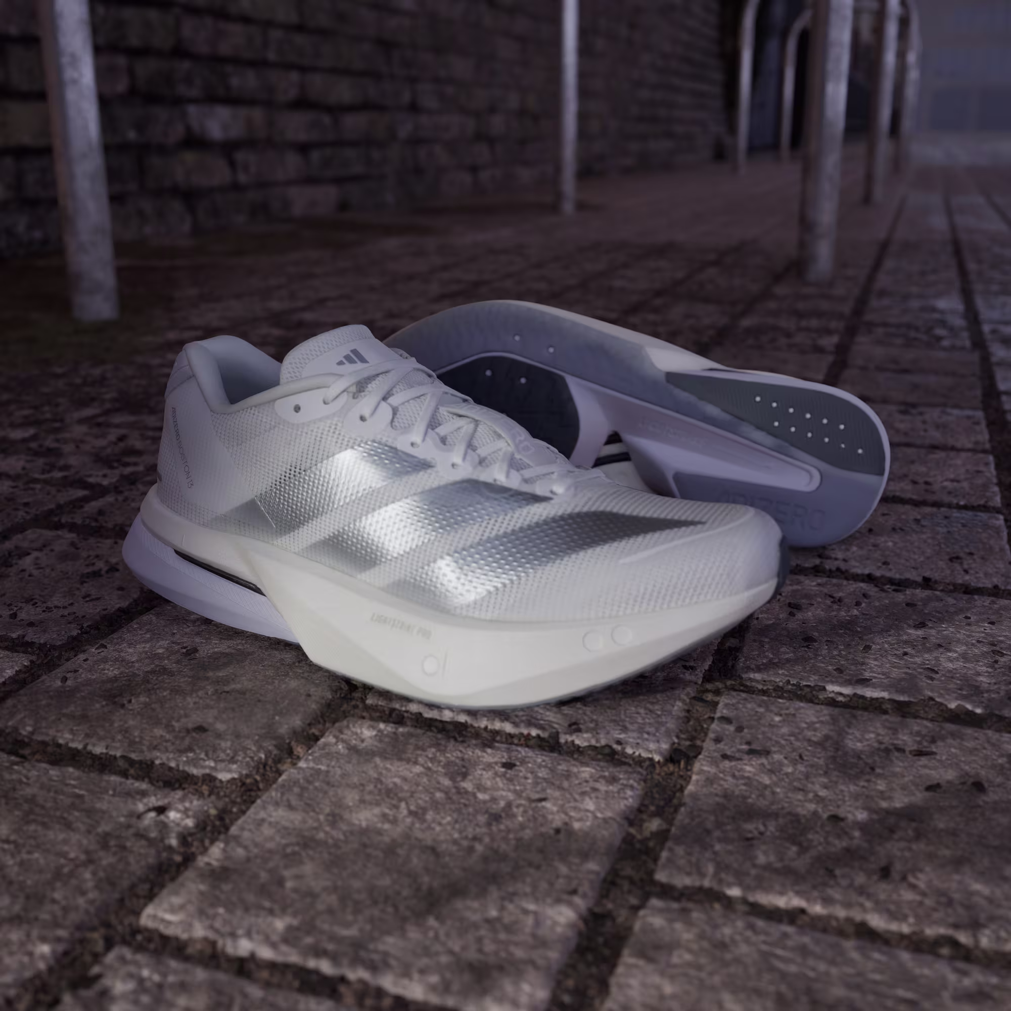 Adidas ქალის სპორტული ფეხსაცმელი