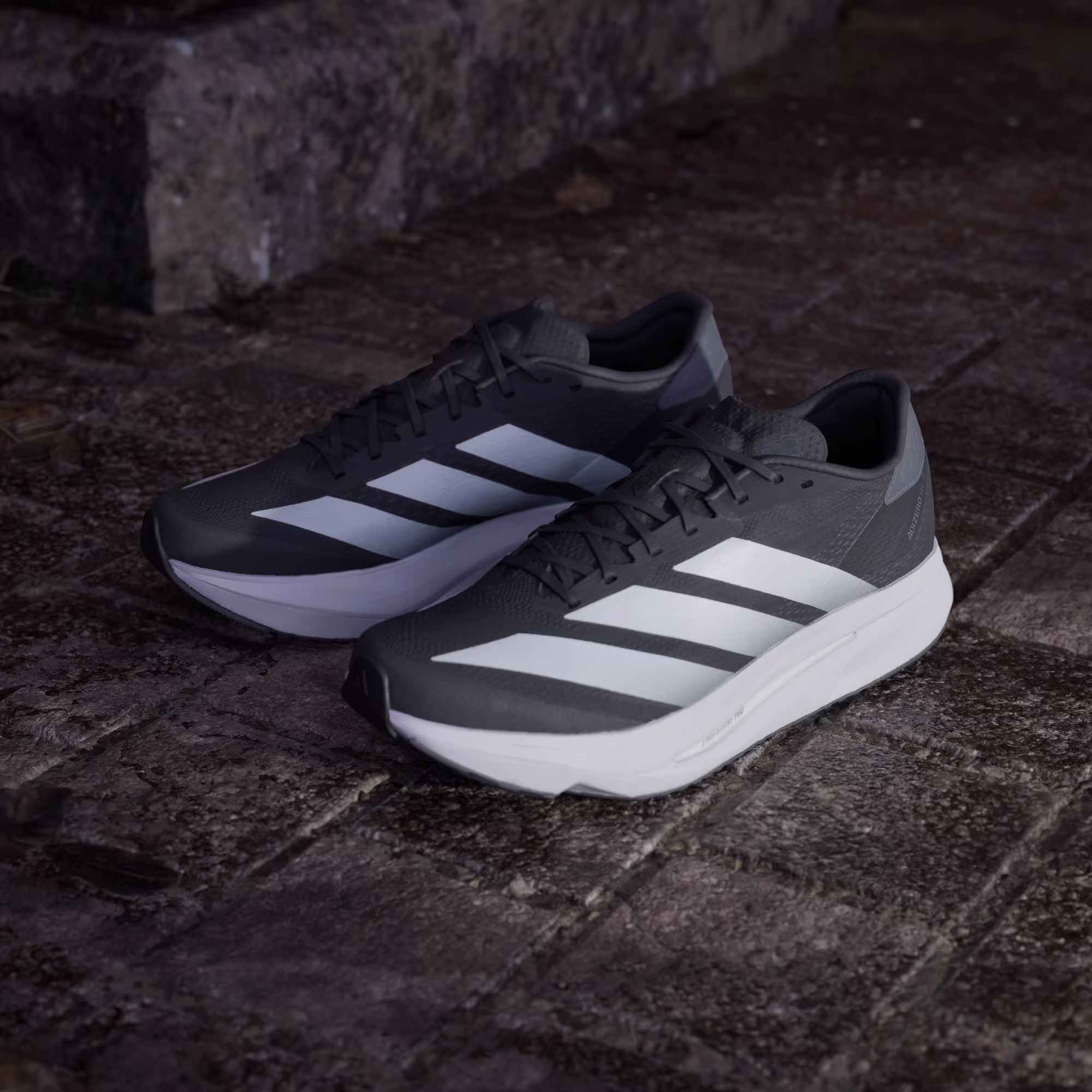 Adidas მამაკაცის სპორტული ფეხსაცმელი