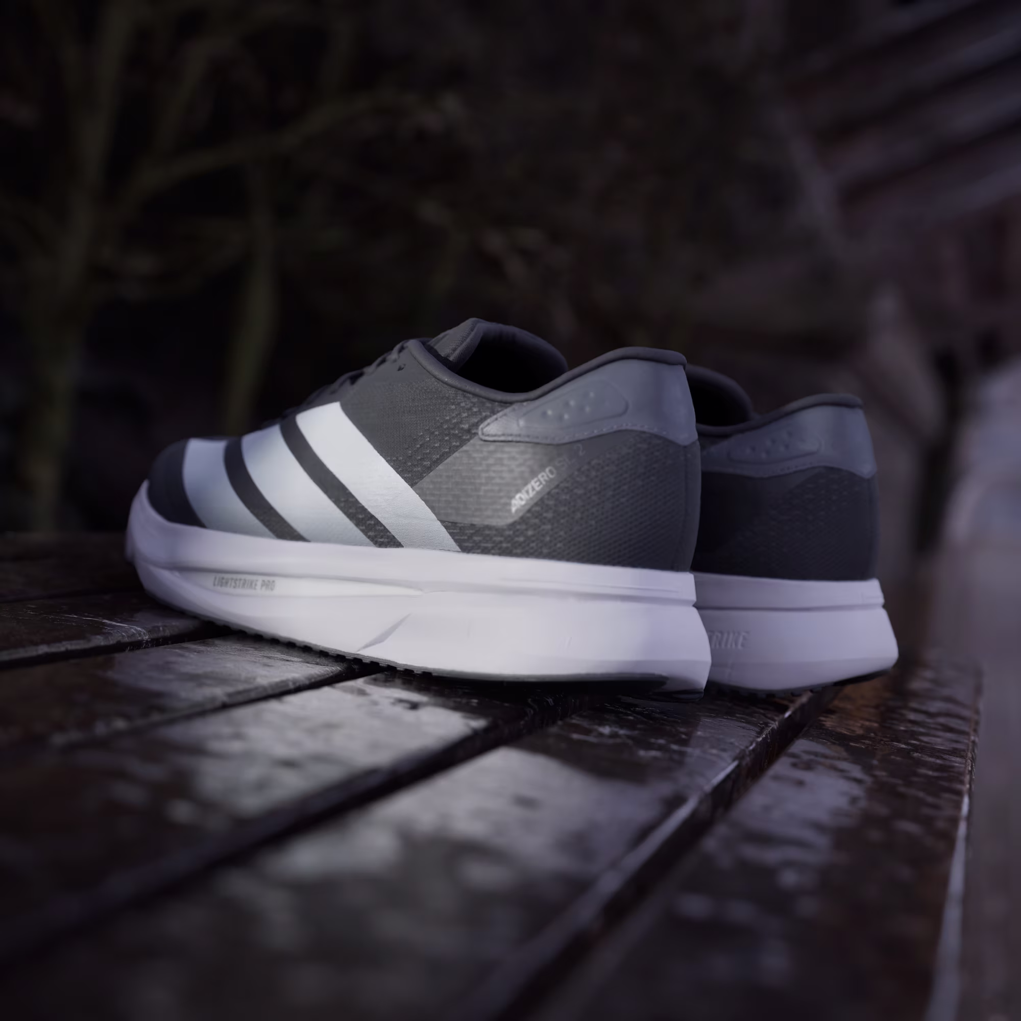 Adidas მამაკაცის სპორტული ფეხსაცმელი