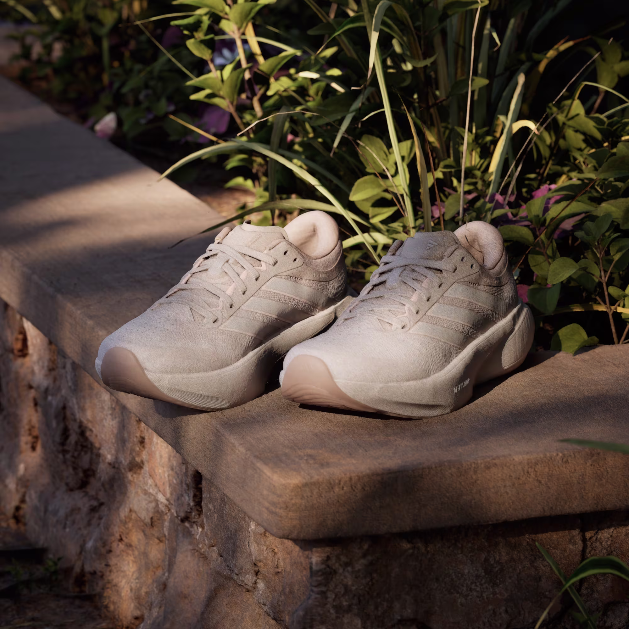 Adidas ქალის სპორტული ფეხსაცმელი