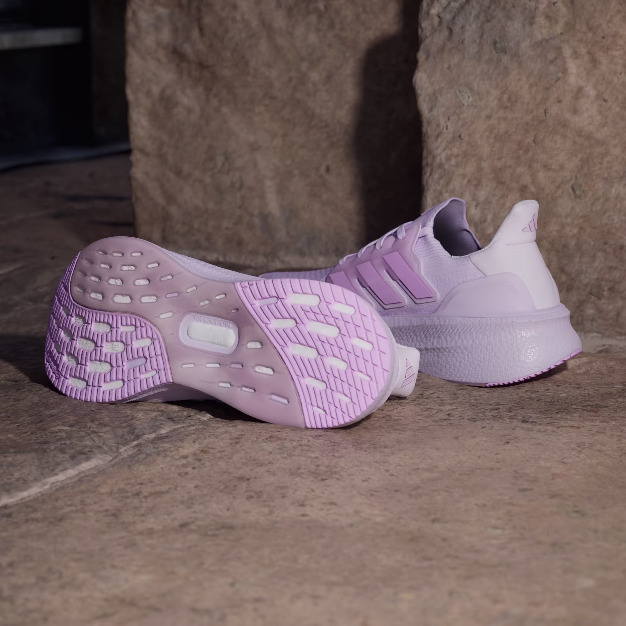 Adidas ქალის სპორტული ფეხსაცმელი