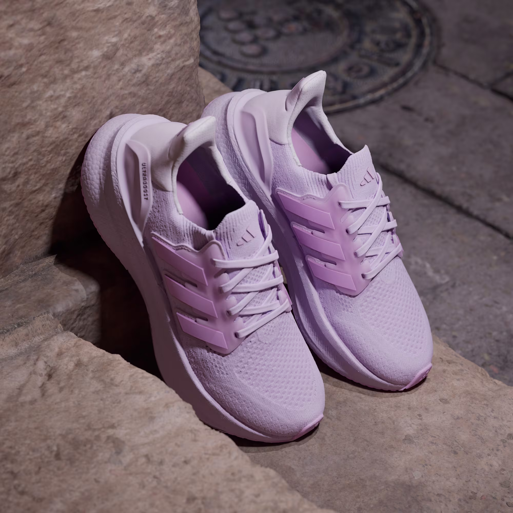Adidas ქალის სპორტული ფეხსაცმელი