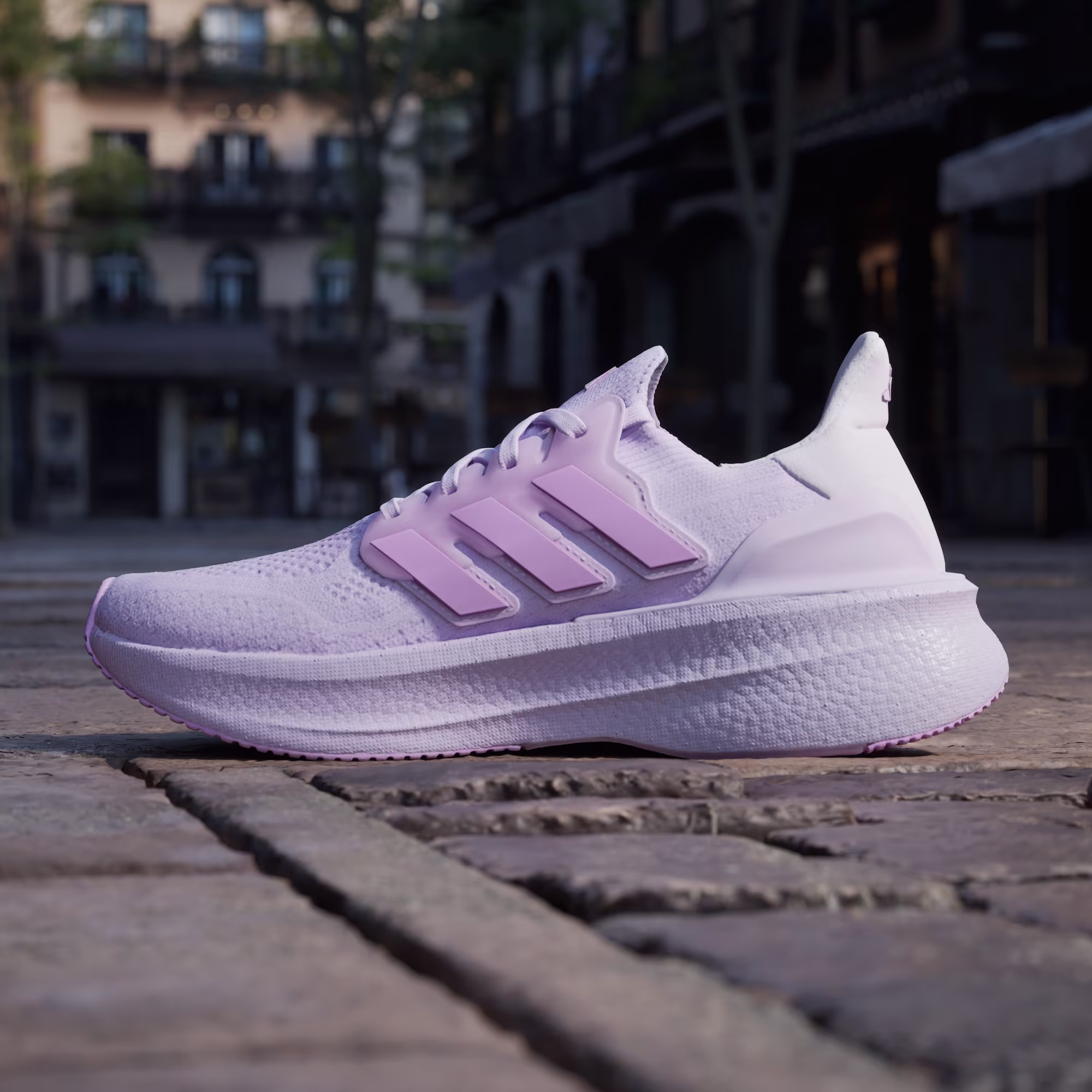 Adidas ქალის სპორტული ფეხსაცმელი
