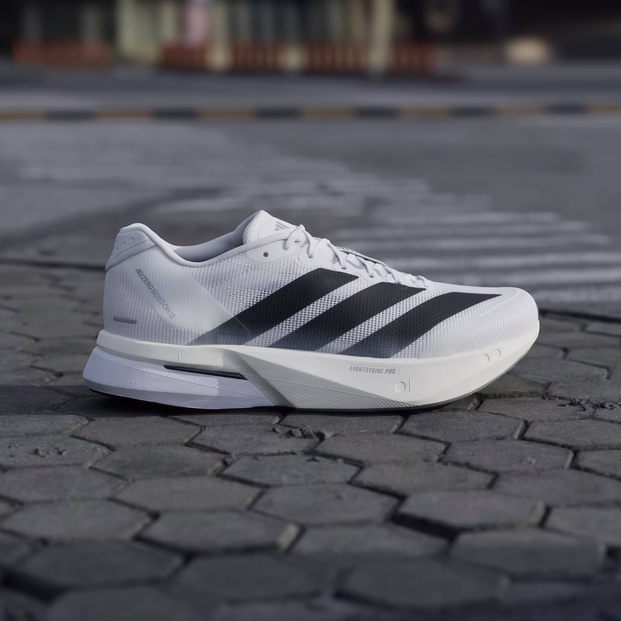 Adidas მამაკაცის სპორტული ფეხსაცმელი