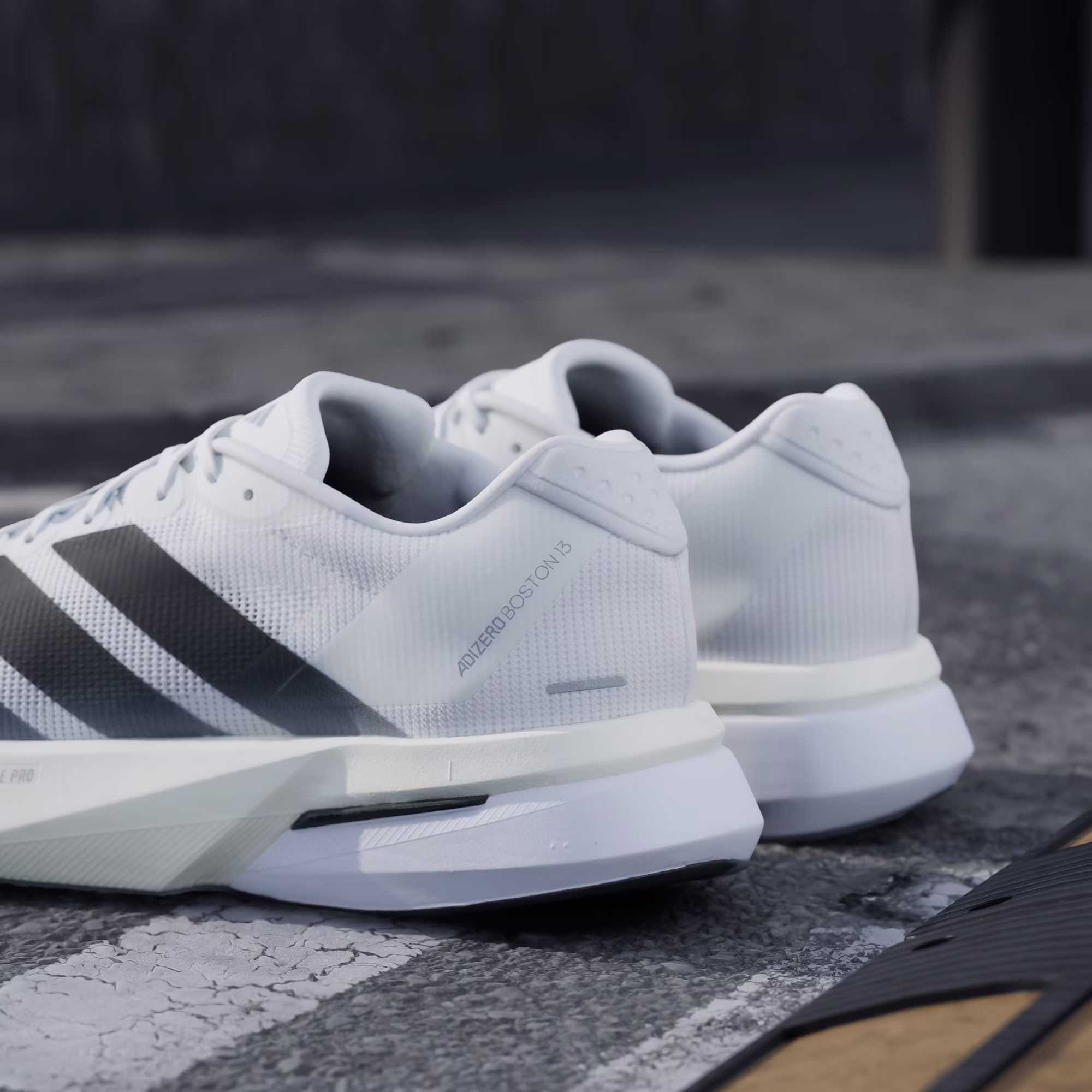 Adidas მამაკაცის სპორტული ფეხსაცმელი