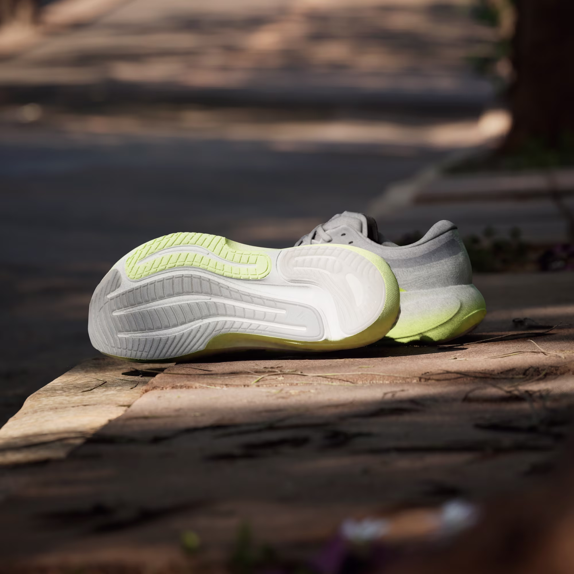 Adidas მამაკაცის სპორტული ფეხსაცმელი